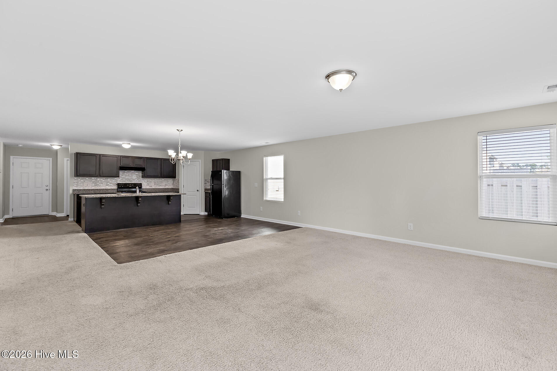 100547930 | Photo 15