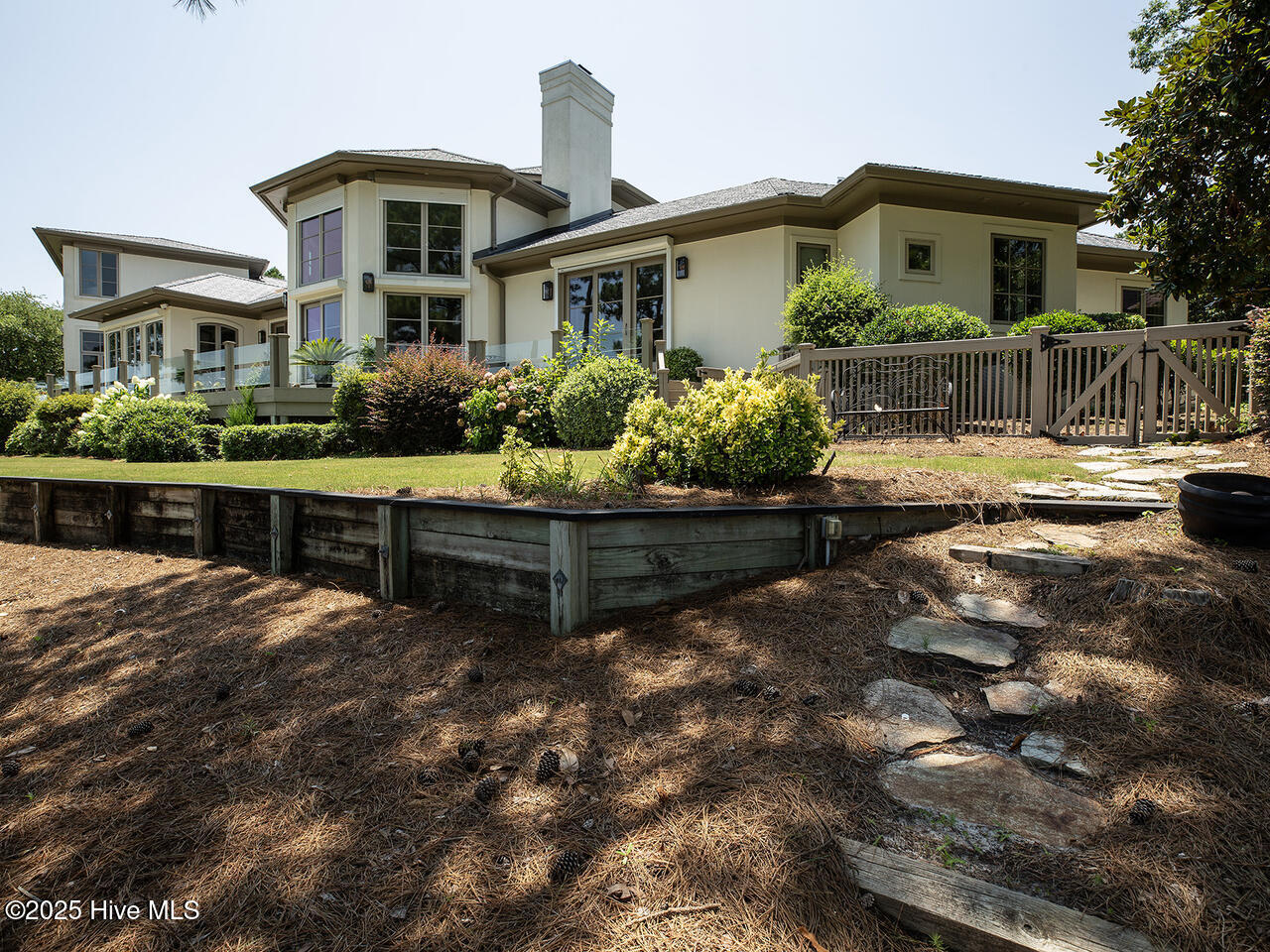 100526080 | Photo 65