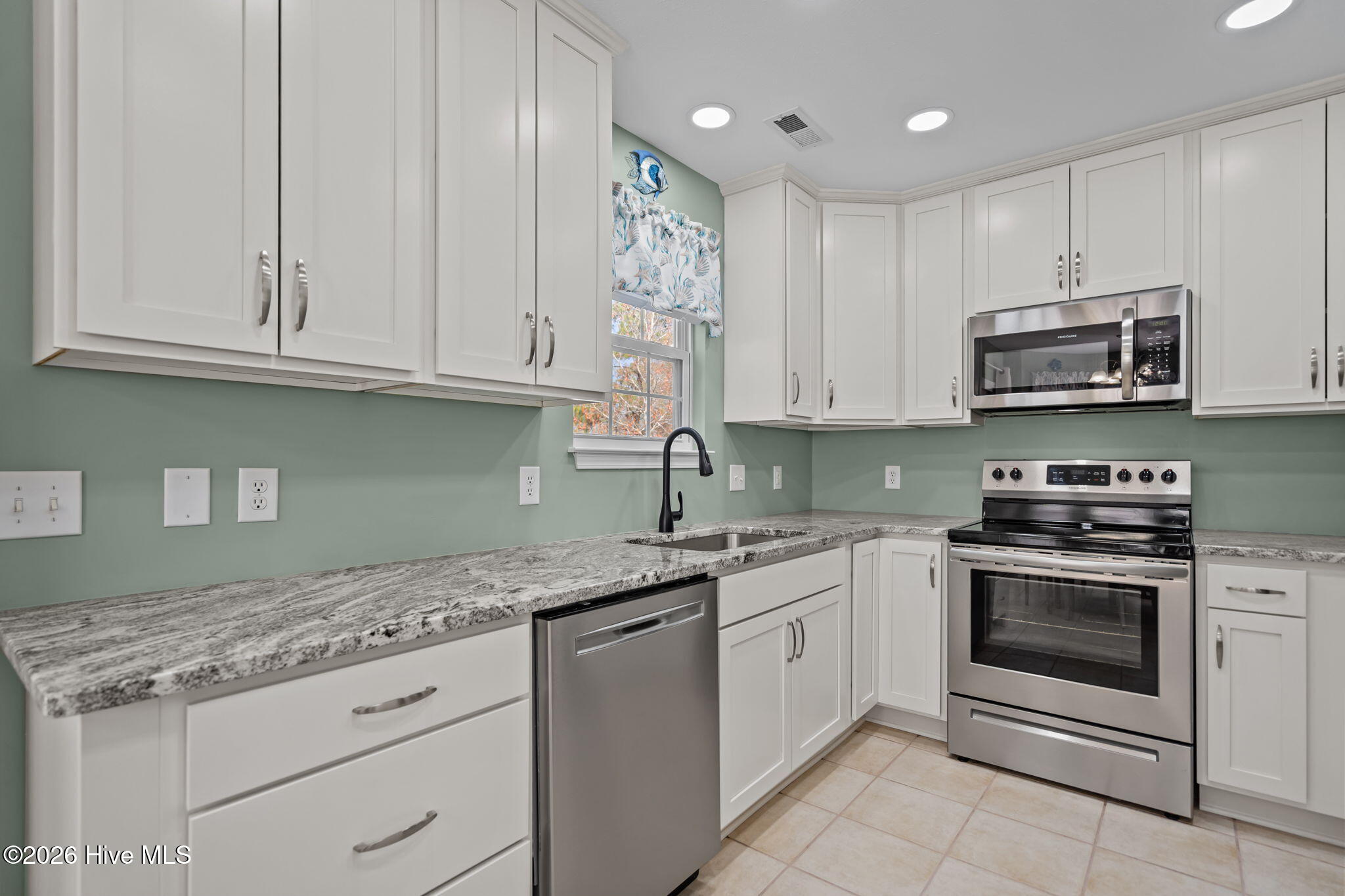 100564020 | Photo 13