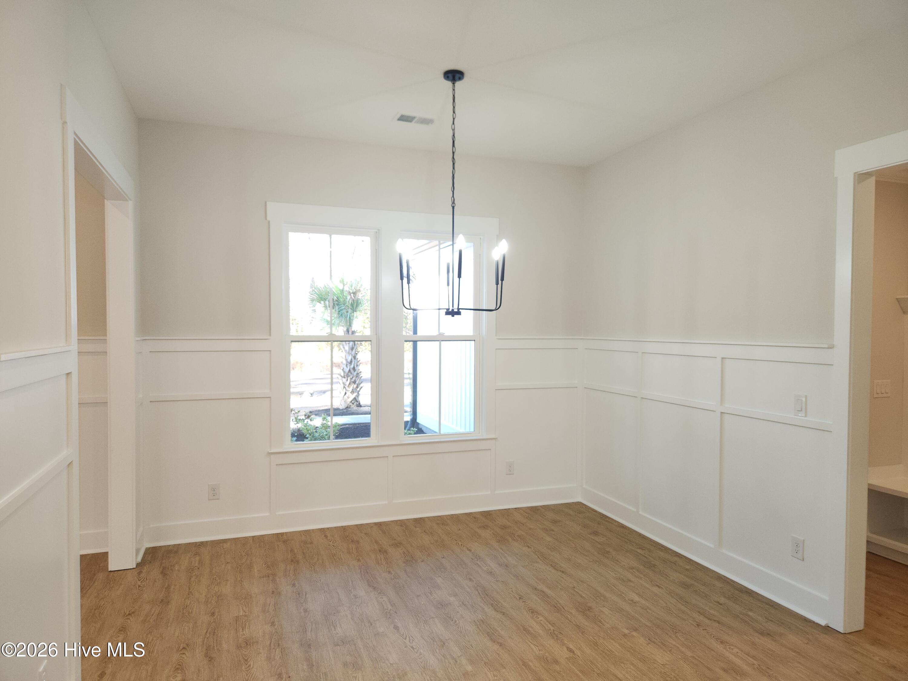 100547826 | Photo 21