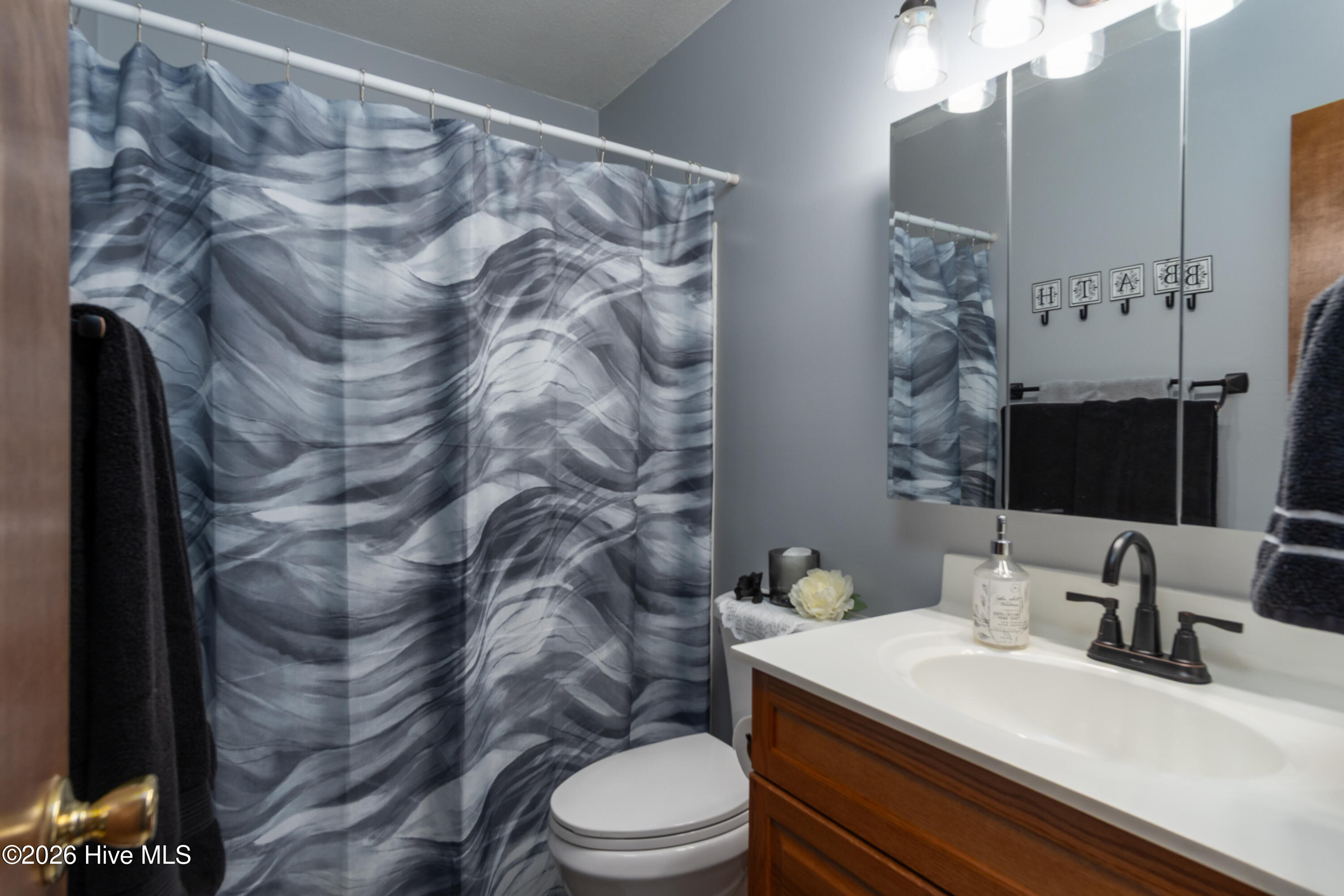 100564108 | Photo 26