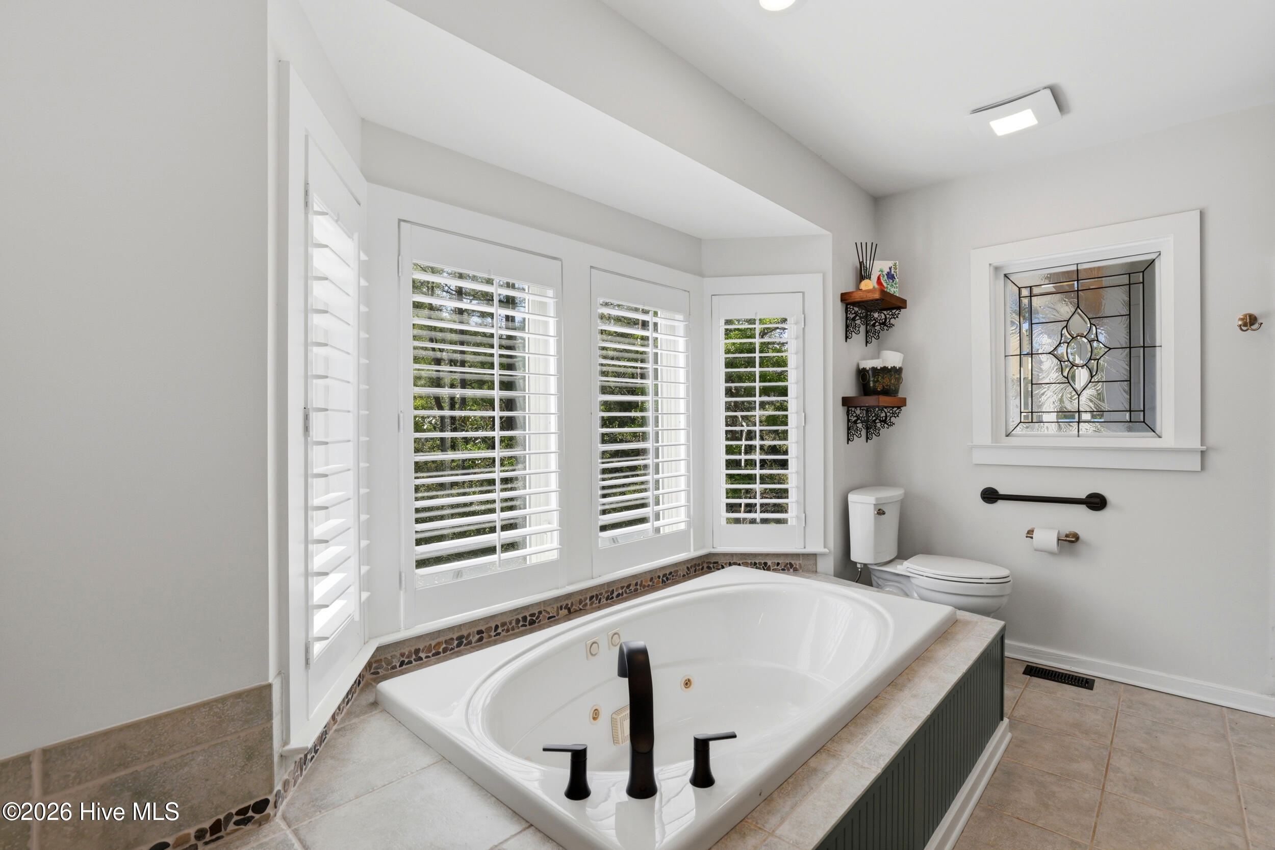 100564961 | Photo 25