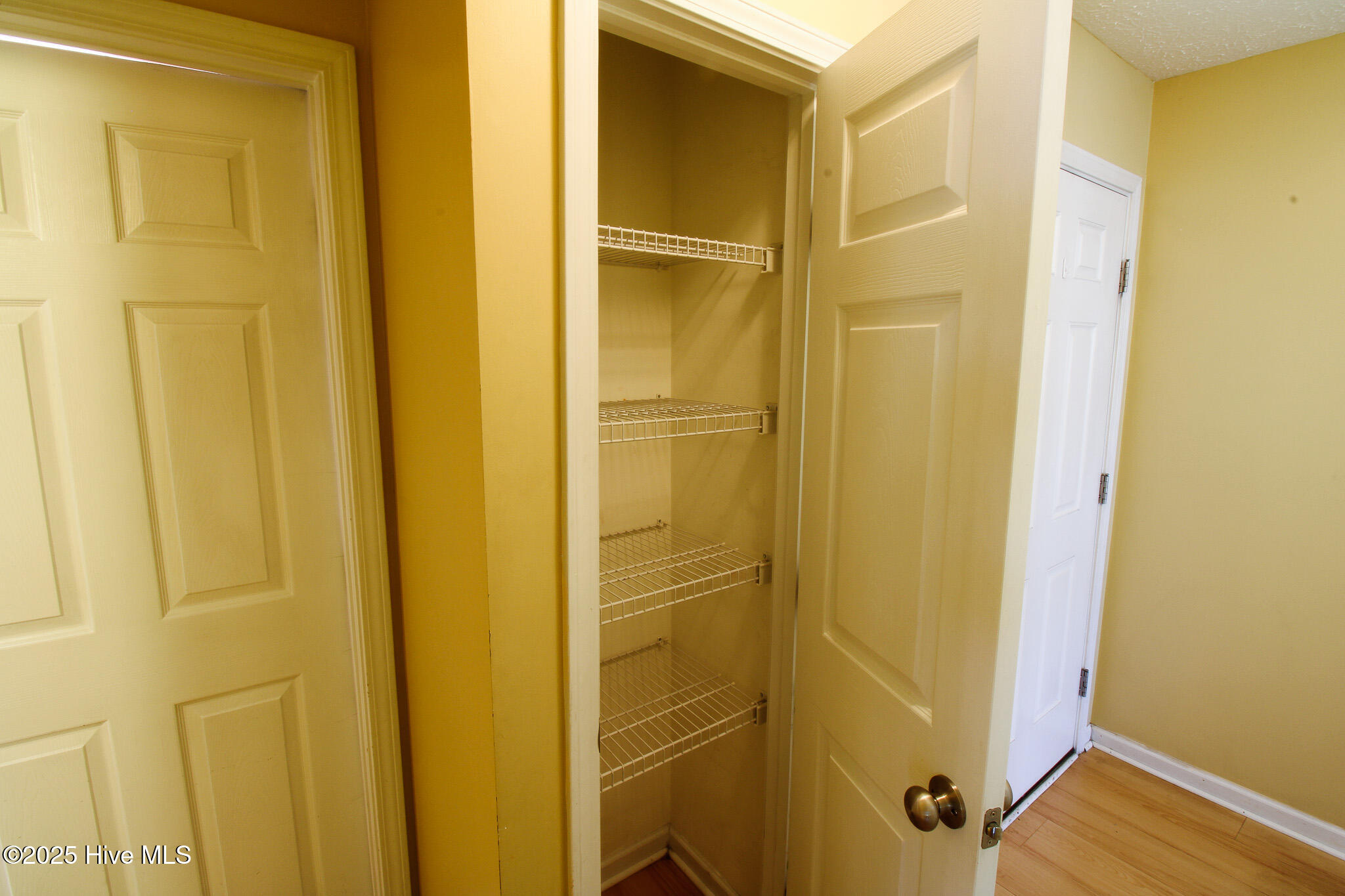 100537575 | Photo 11