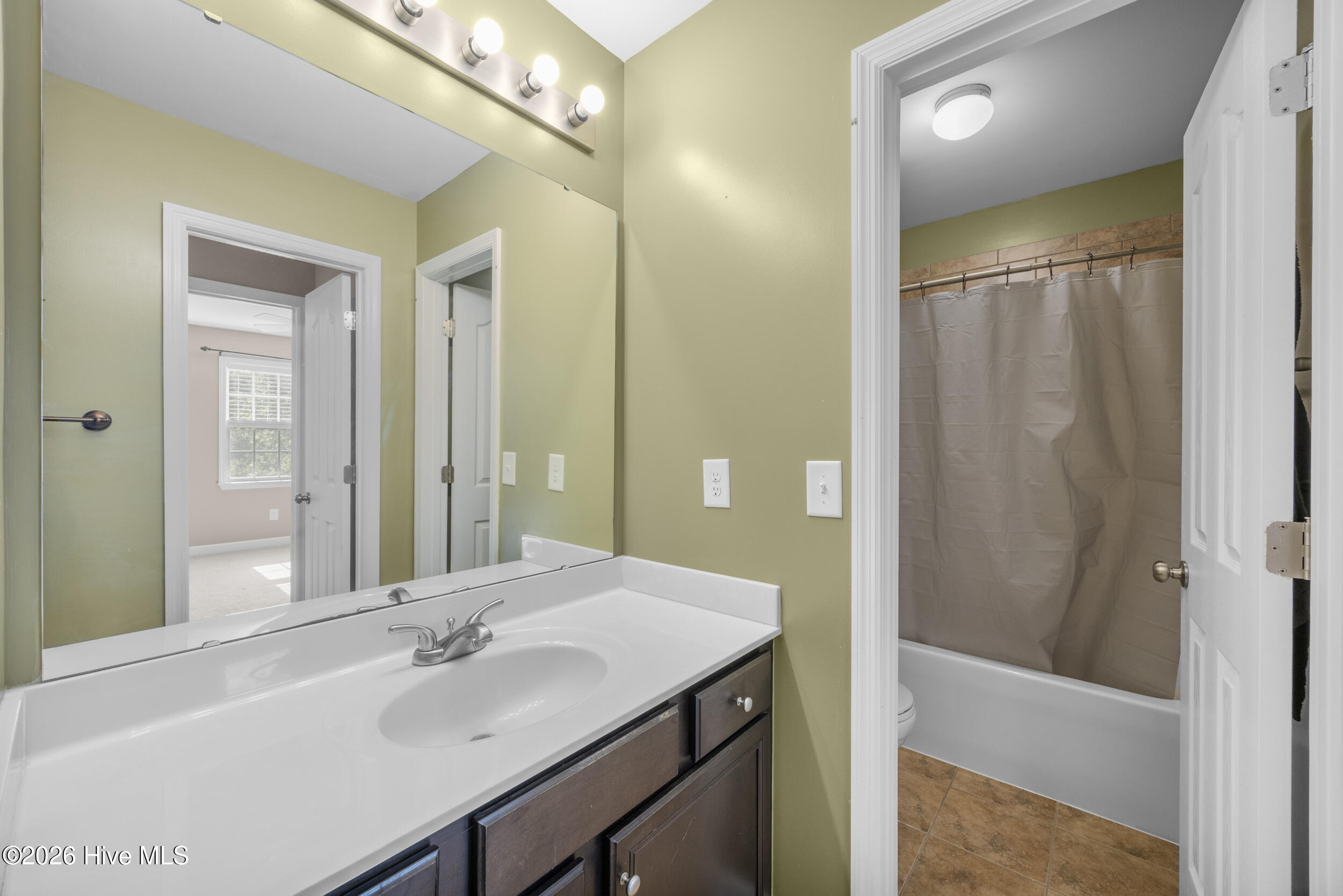 211 Wedgefield Circle,Maple Hill
