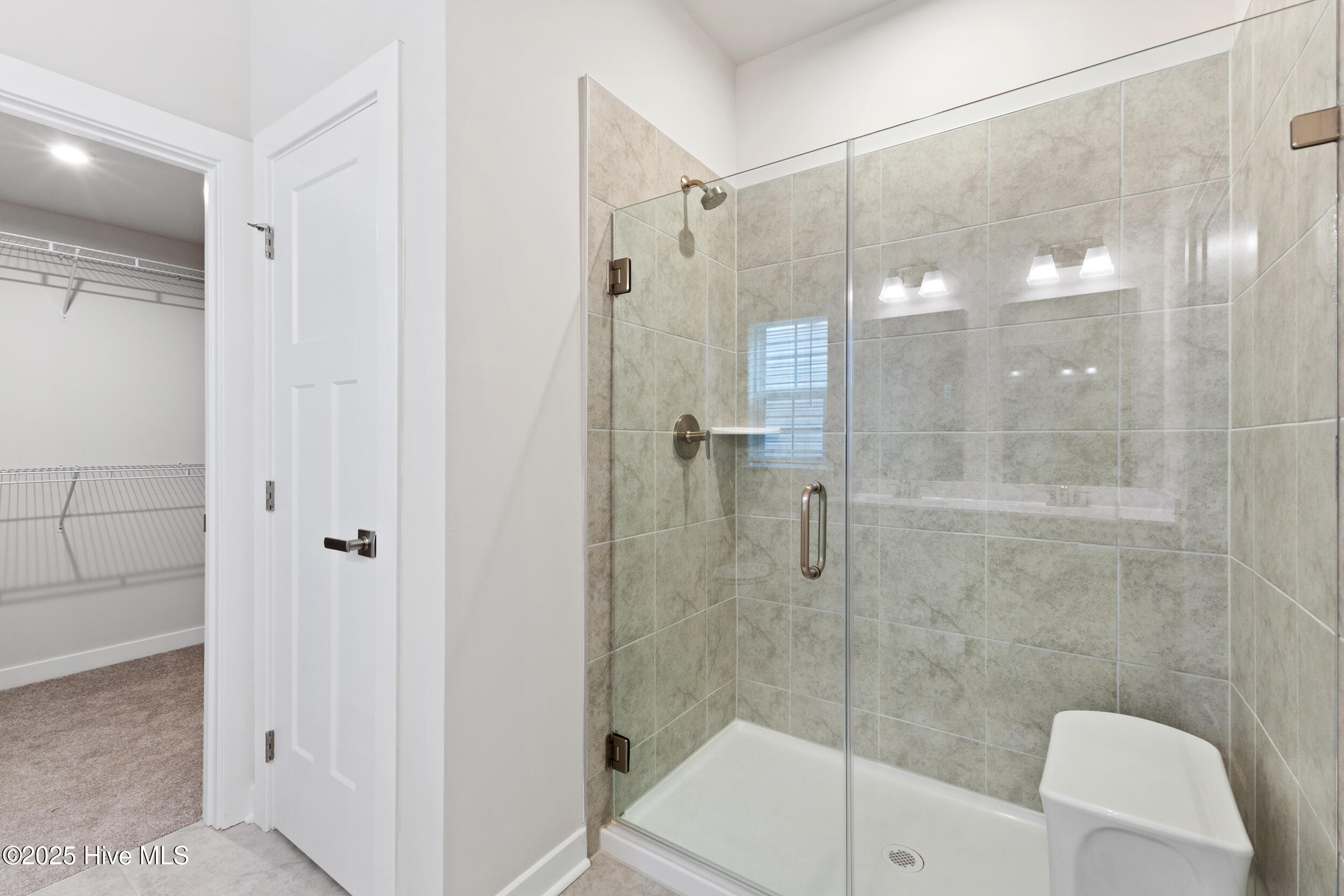 100530232 | Photo 17