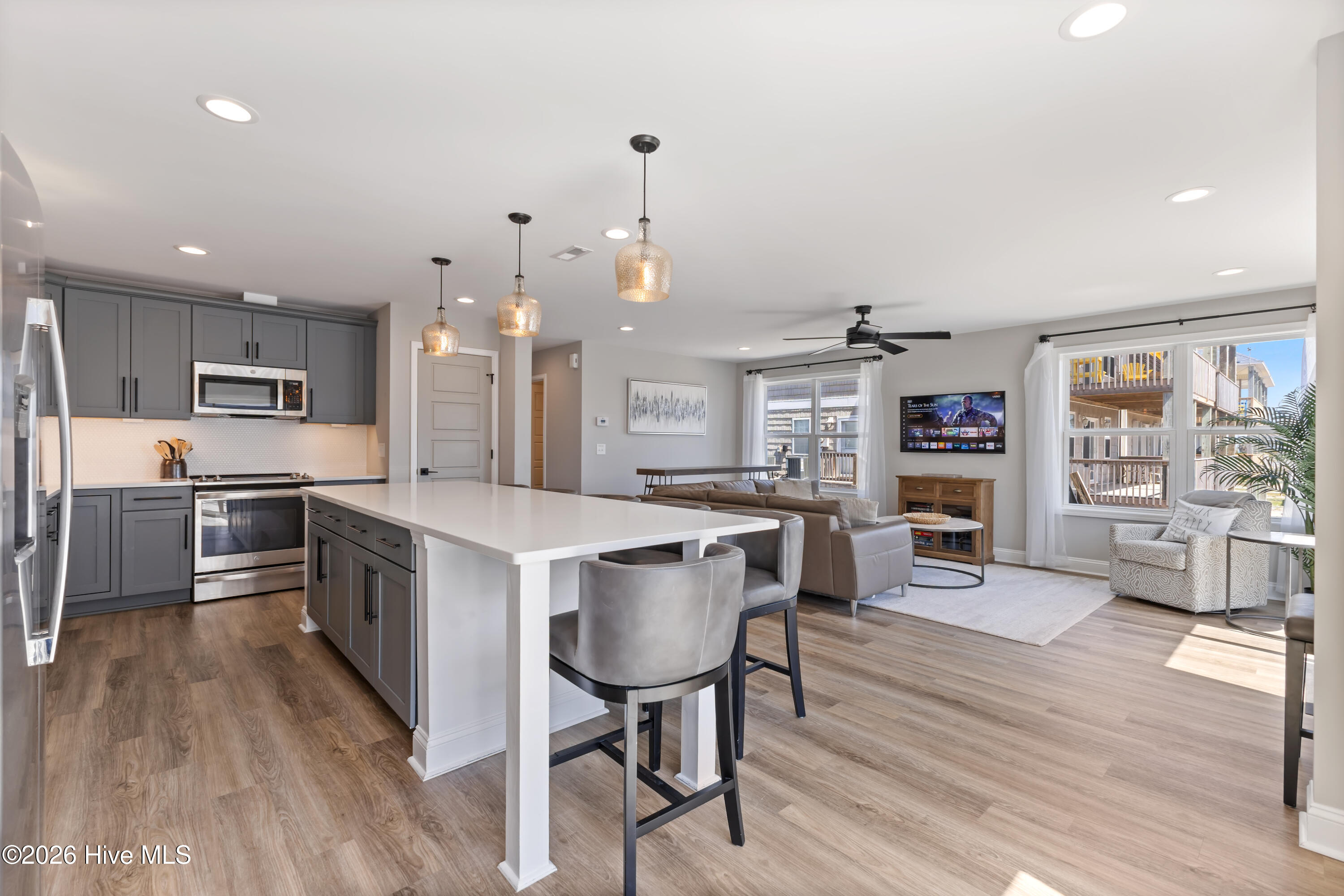 100564828 | Photo 14