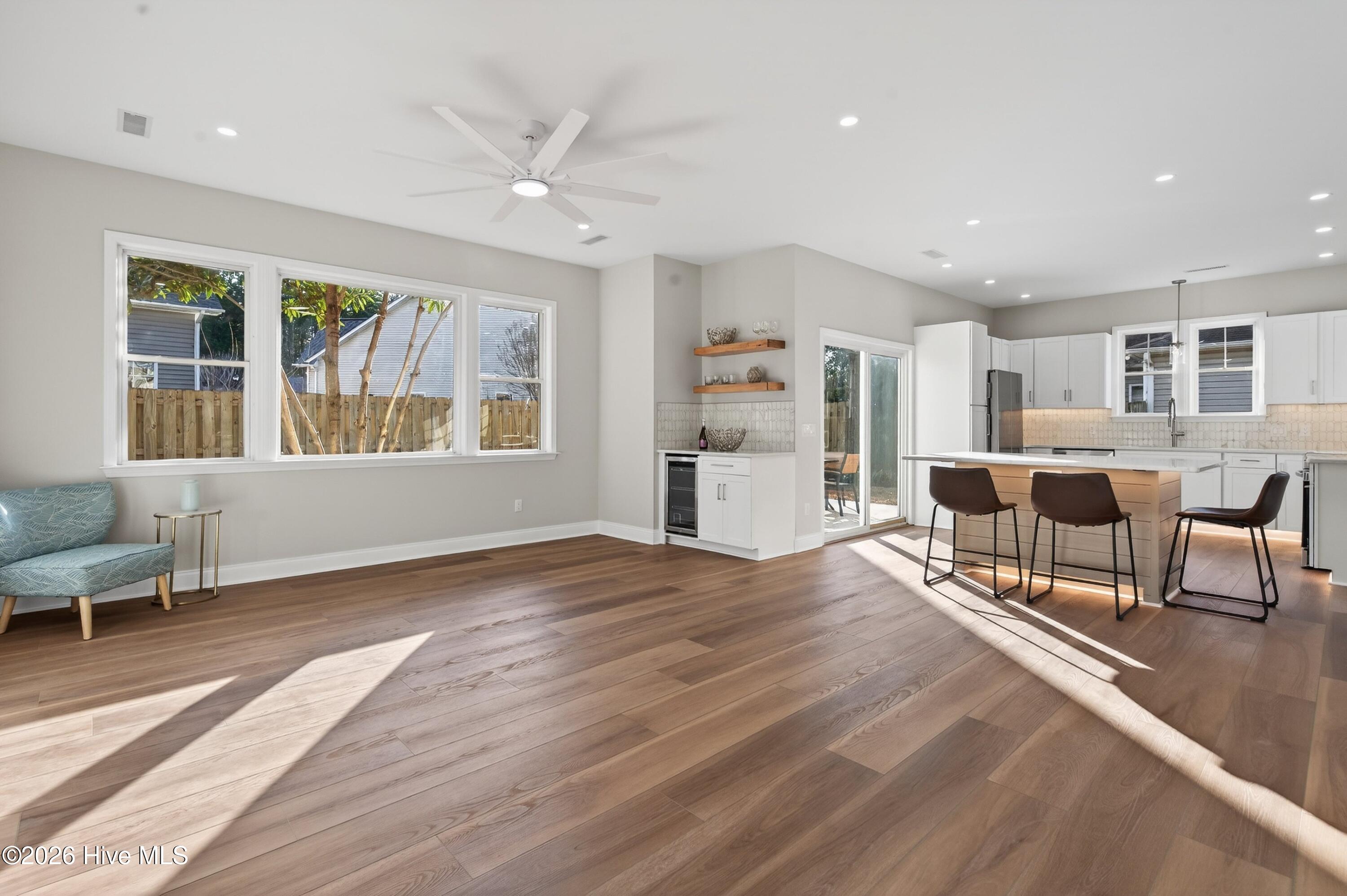 100553839 | Photo 12