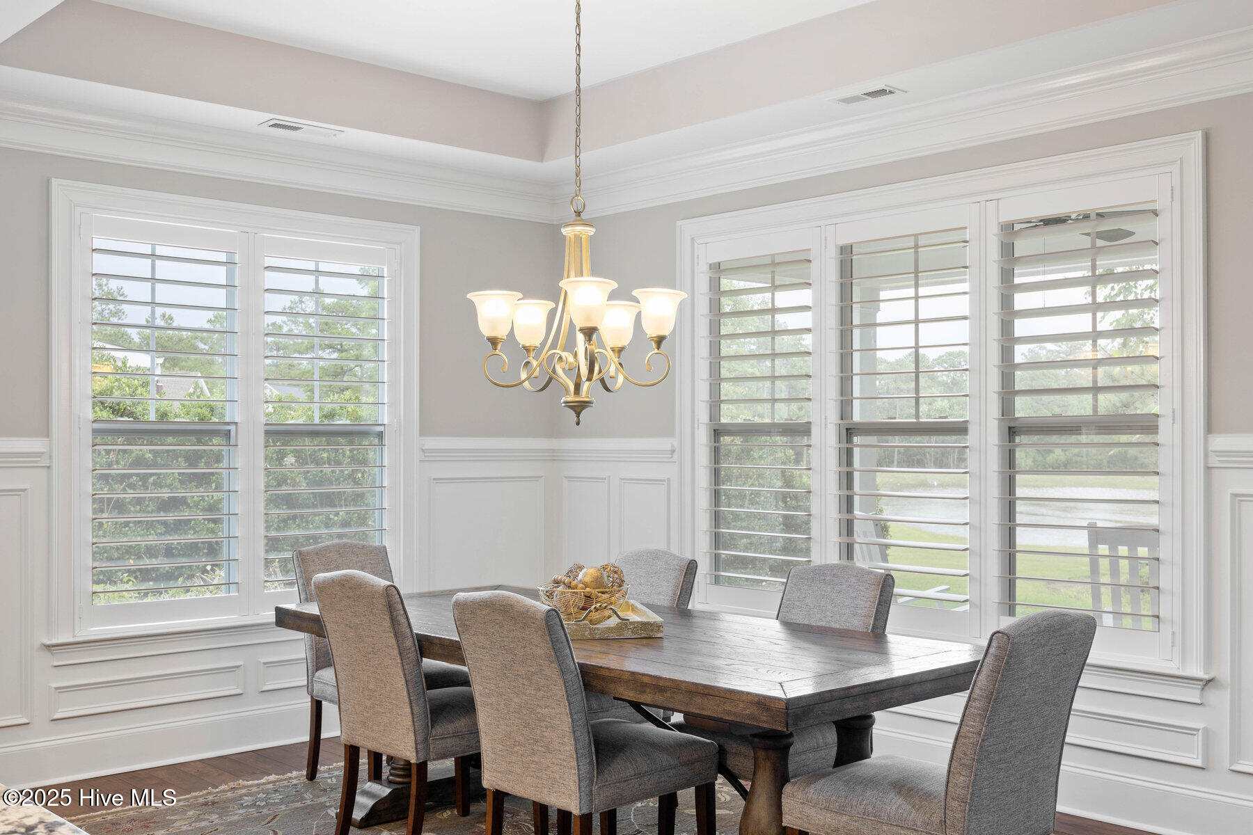 100515145 | Photo 14