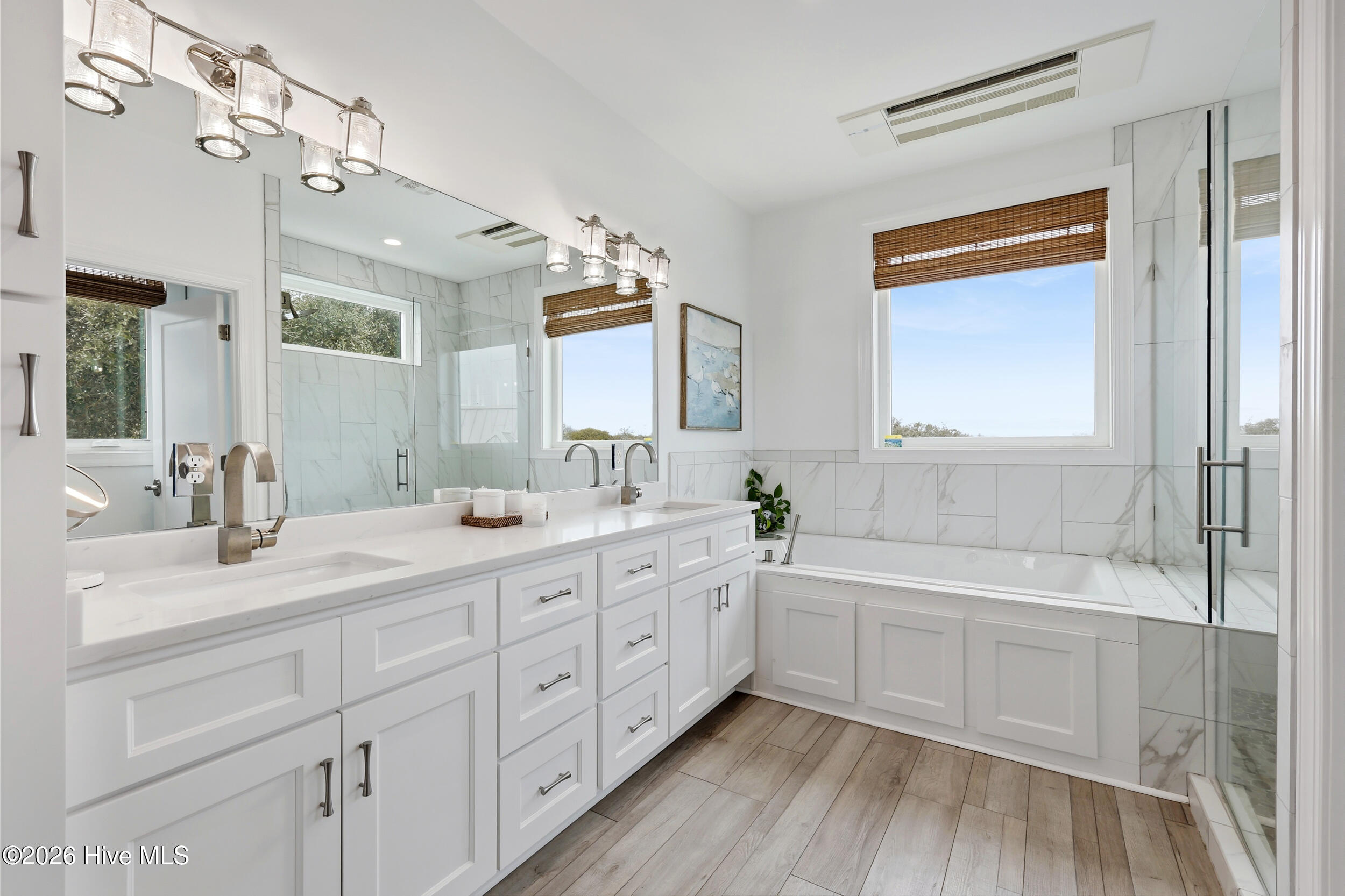 100552984 | Photo 19