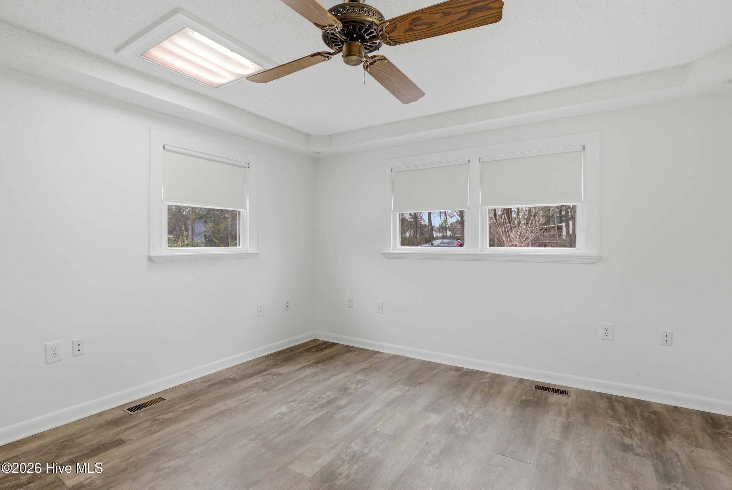 100561311 | Photo 16