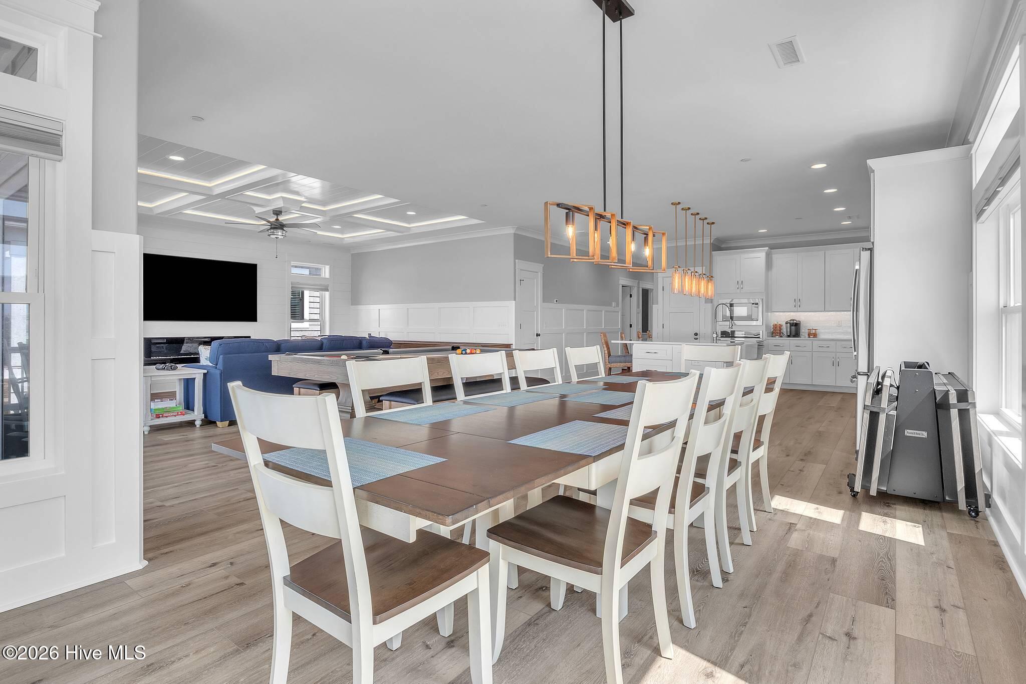 100558345 | Photo 18