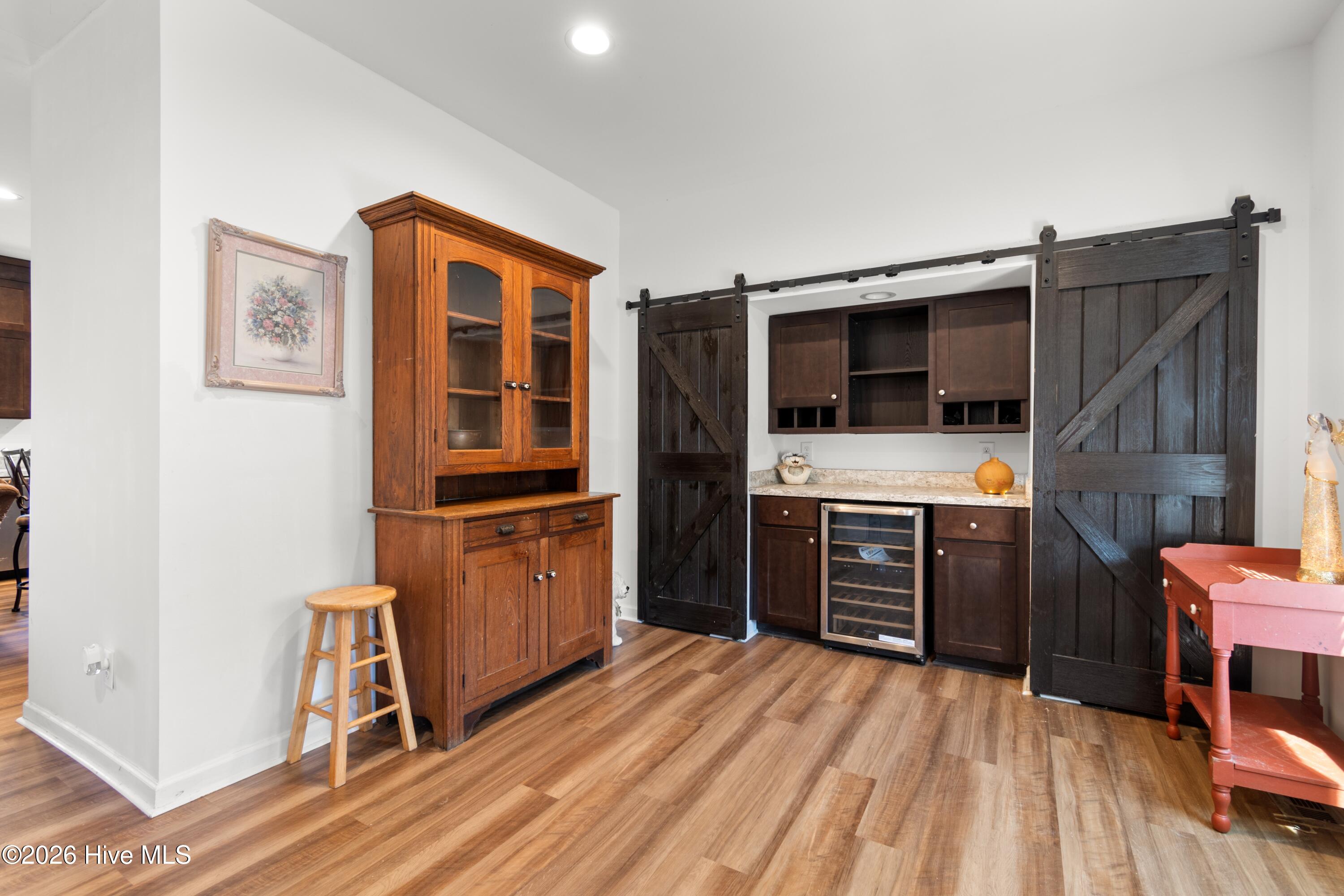 100556828 | Photo 15