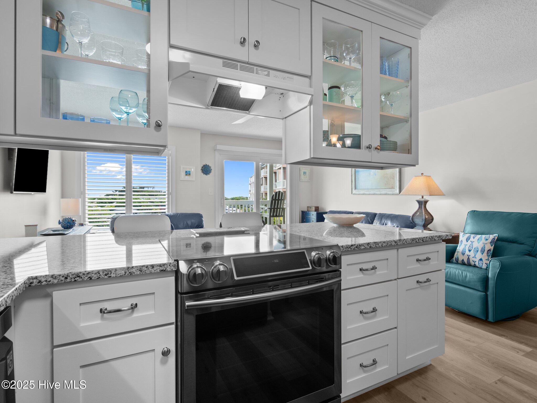 100517444 | Photo 13