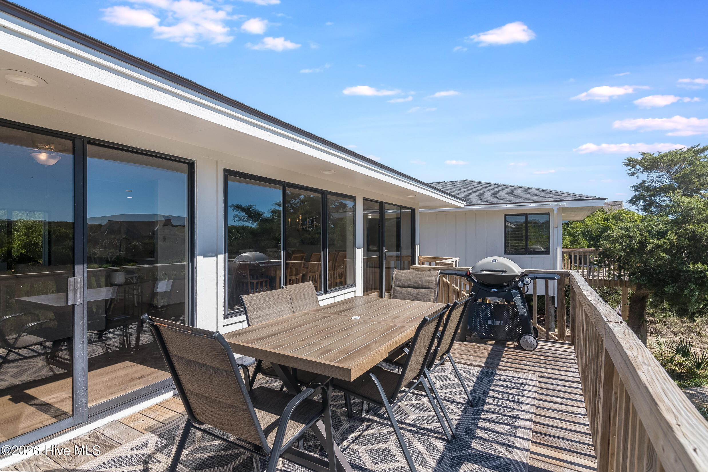 100557535 | Photo 38