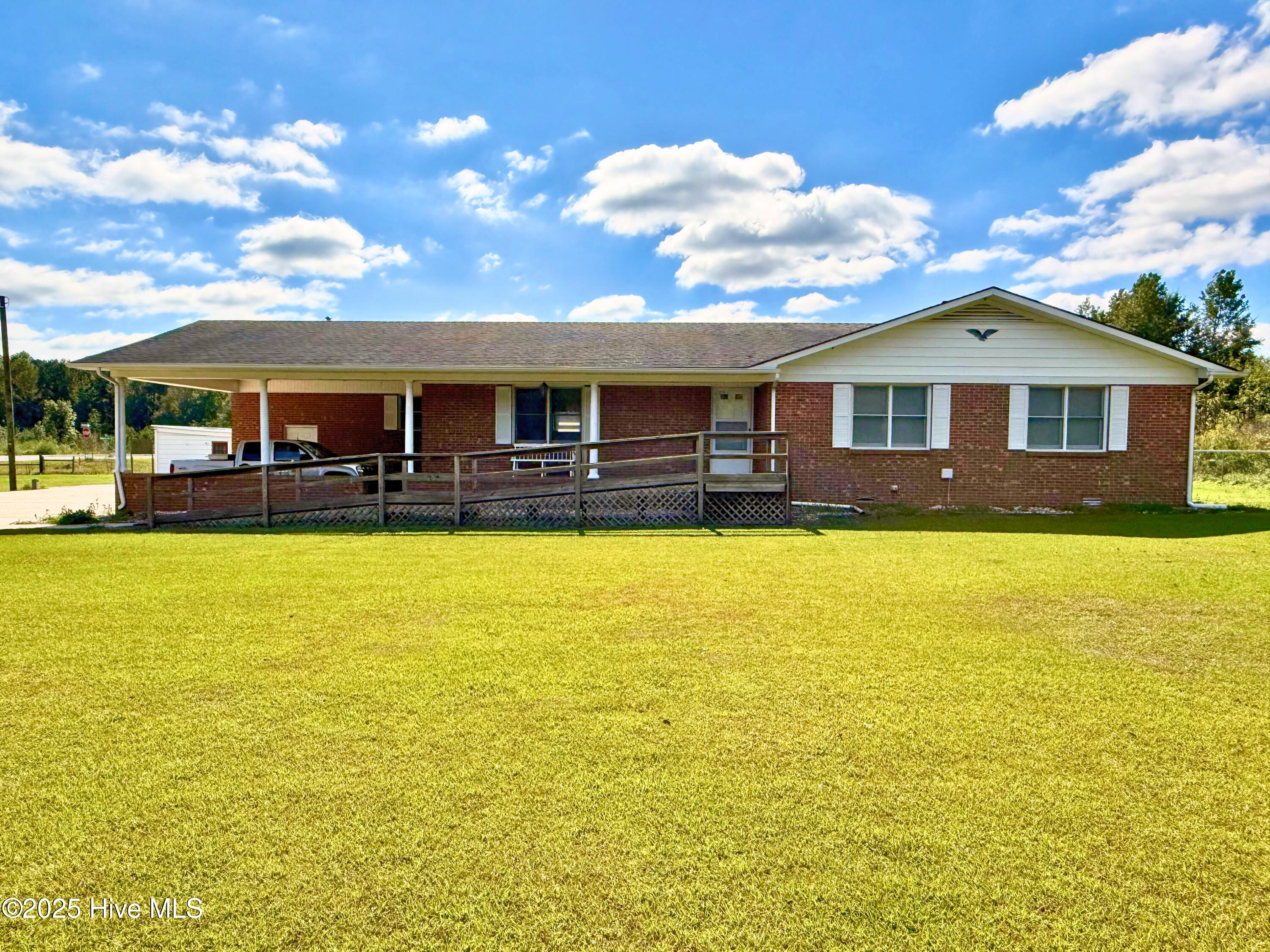 Homes for sale in Clinton, NC | 3425 Old Nc 24 Hwy, Clinton, NC 28328 | MLS# 100487222