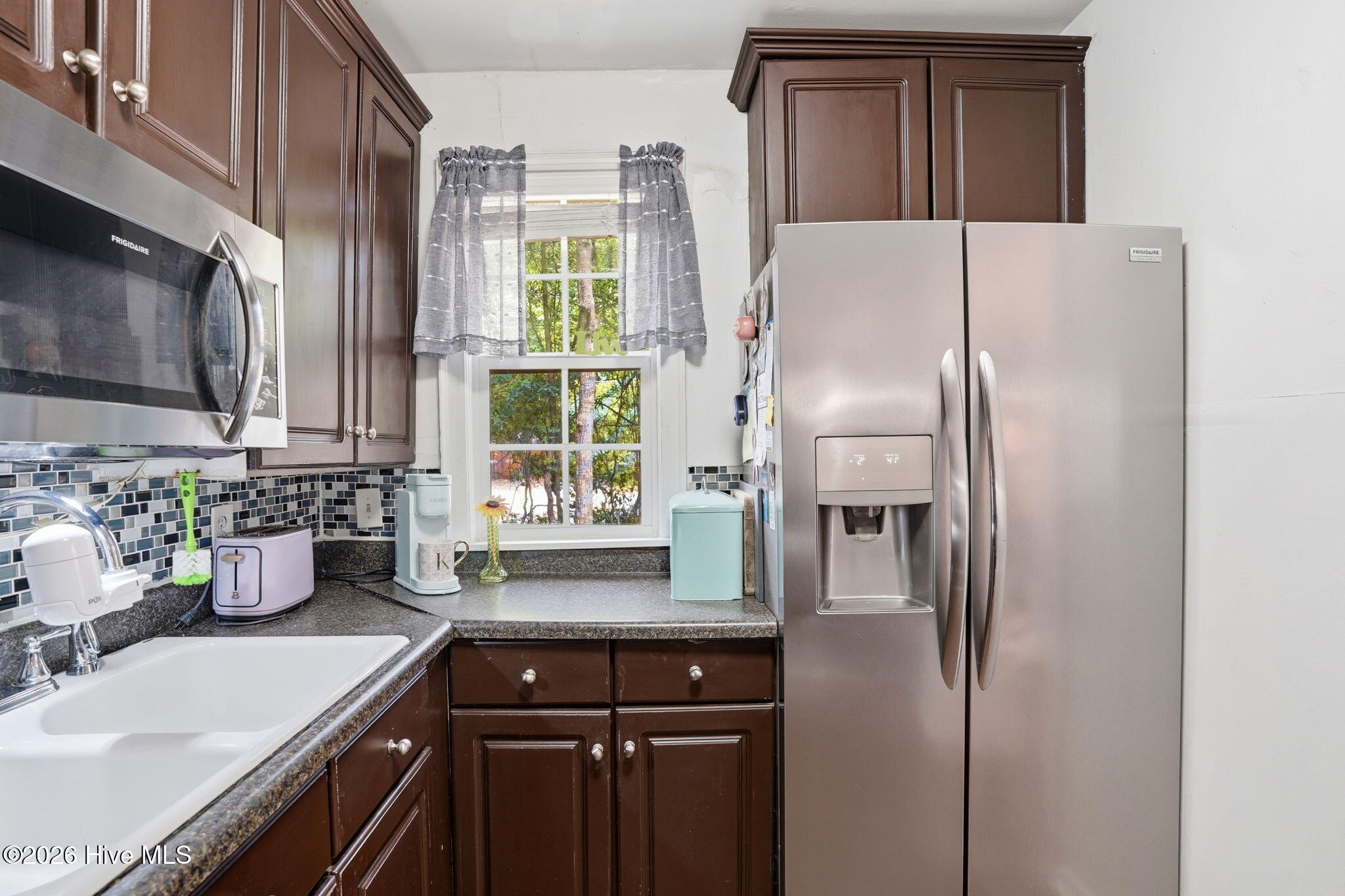 100570654 | Photo 16