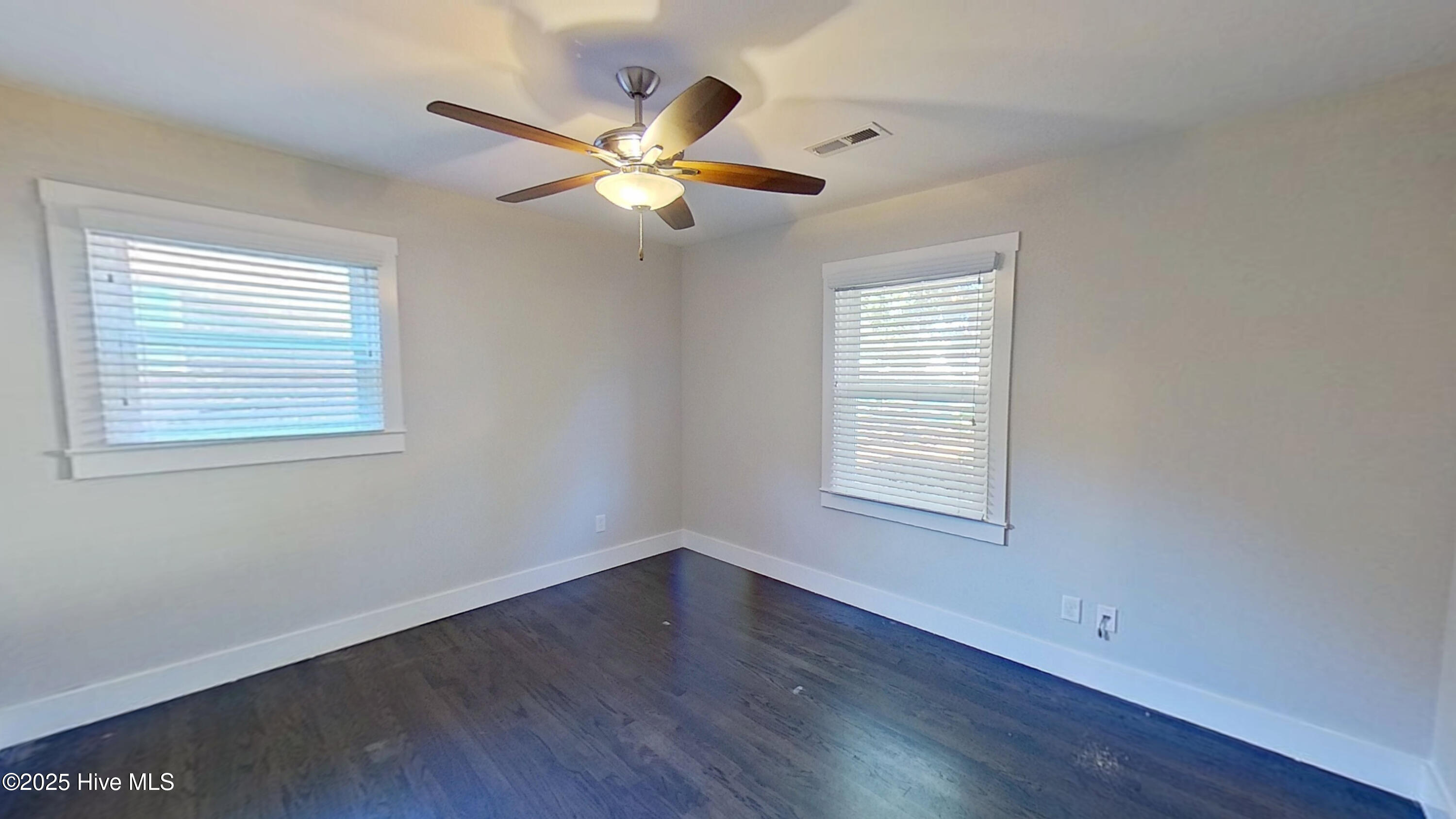 100541307 | Photo 28