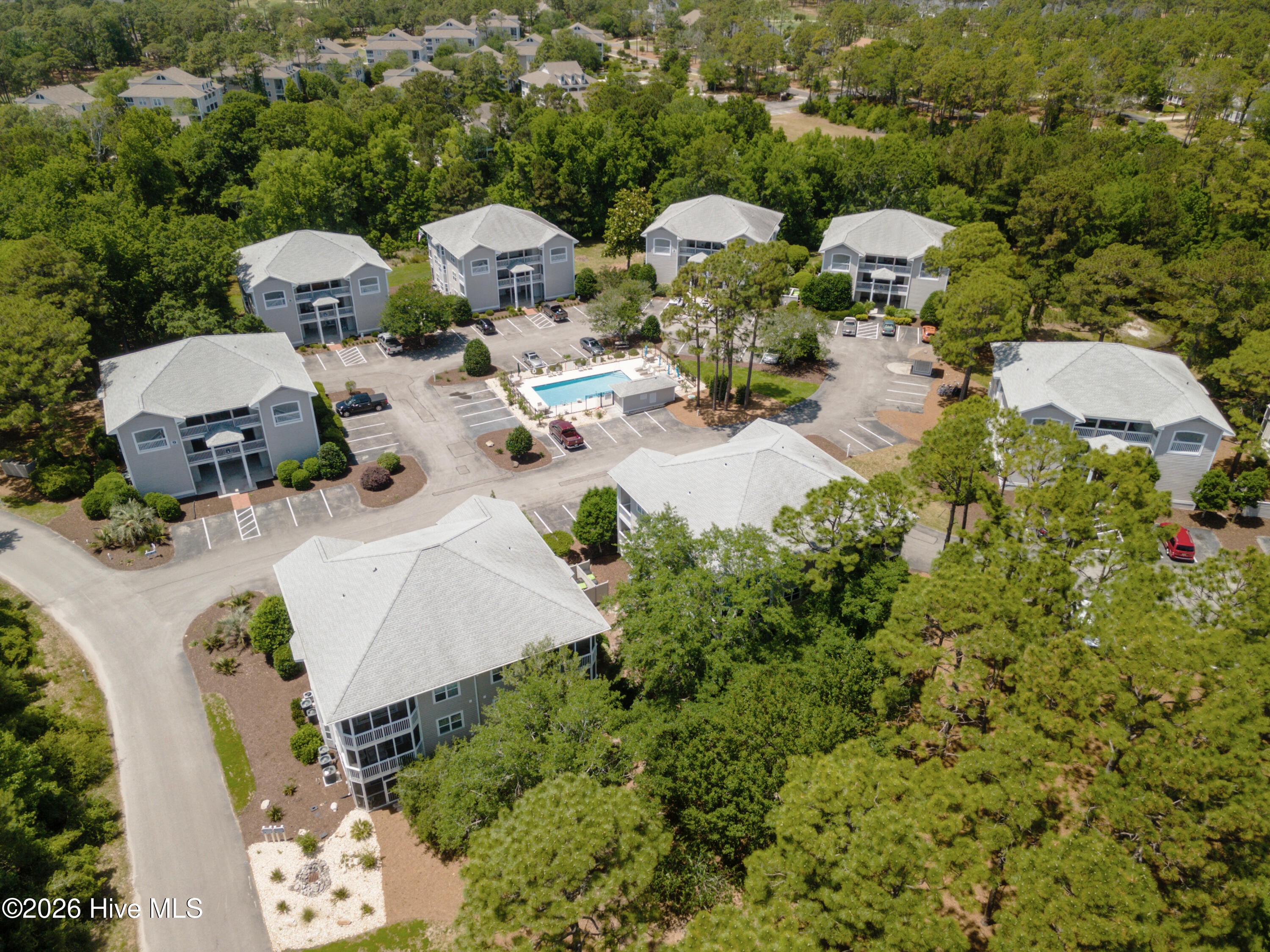 100561608 | Photo 33