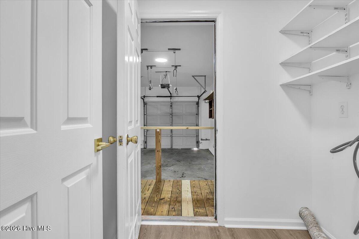 100564620 | Photo 37