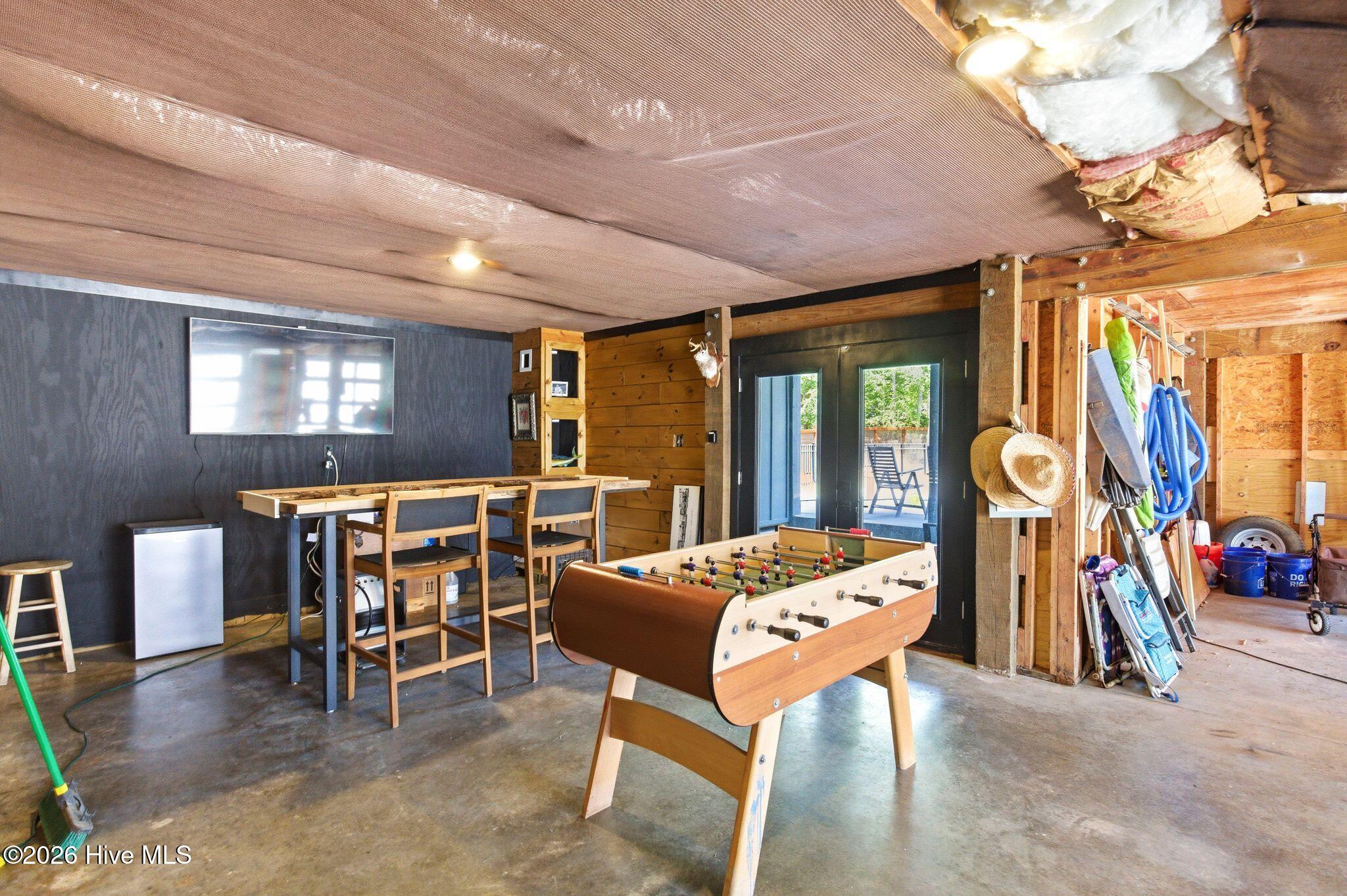 100568012 | Photo 70