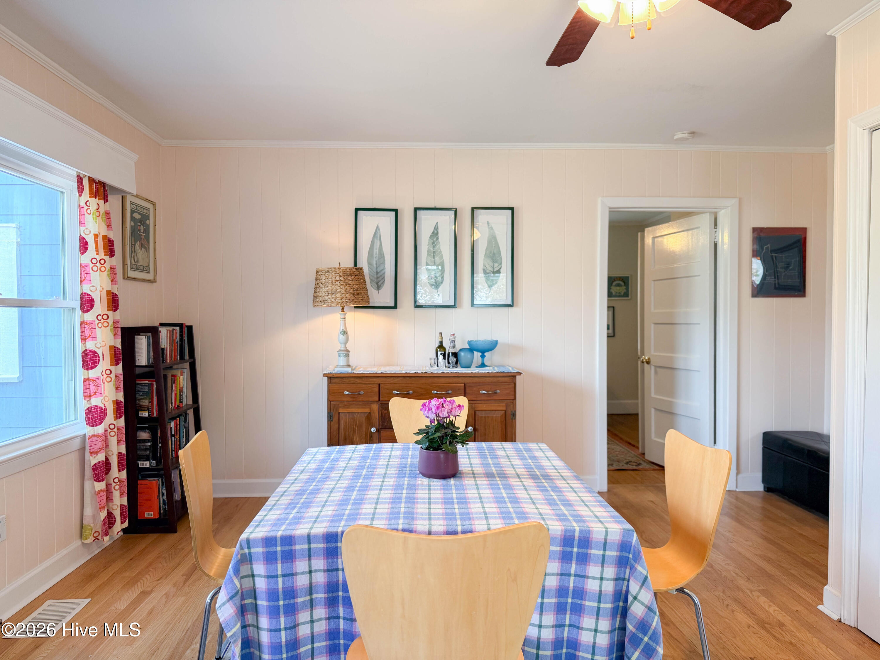 100560298 | Photo 23