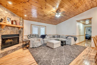 694 Hilltop Road, Murphy, NC 28906 Listing Photo  3