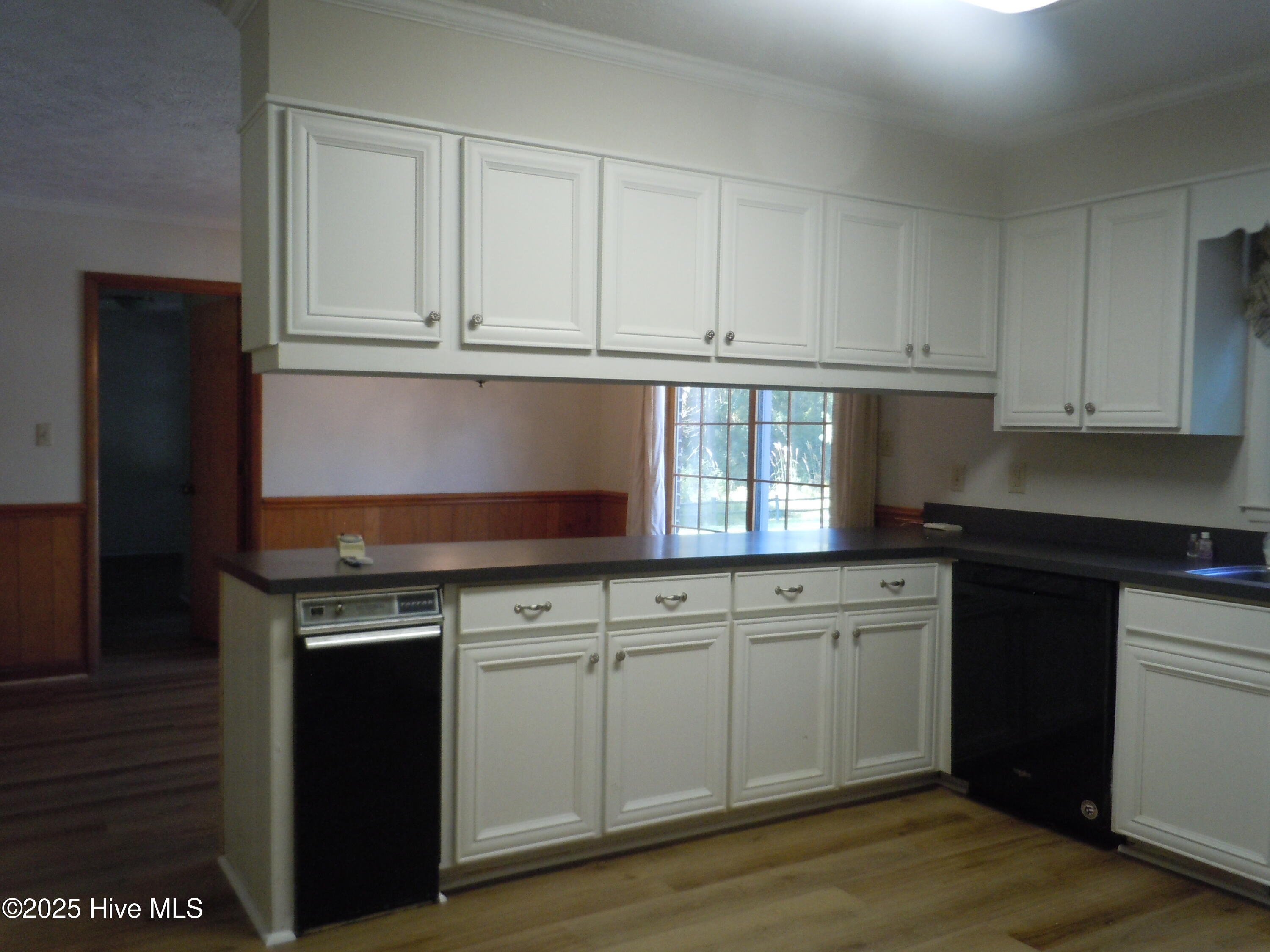 100533053 | Photo 15