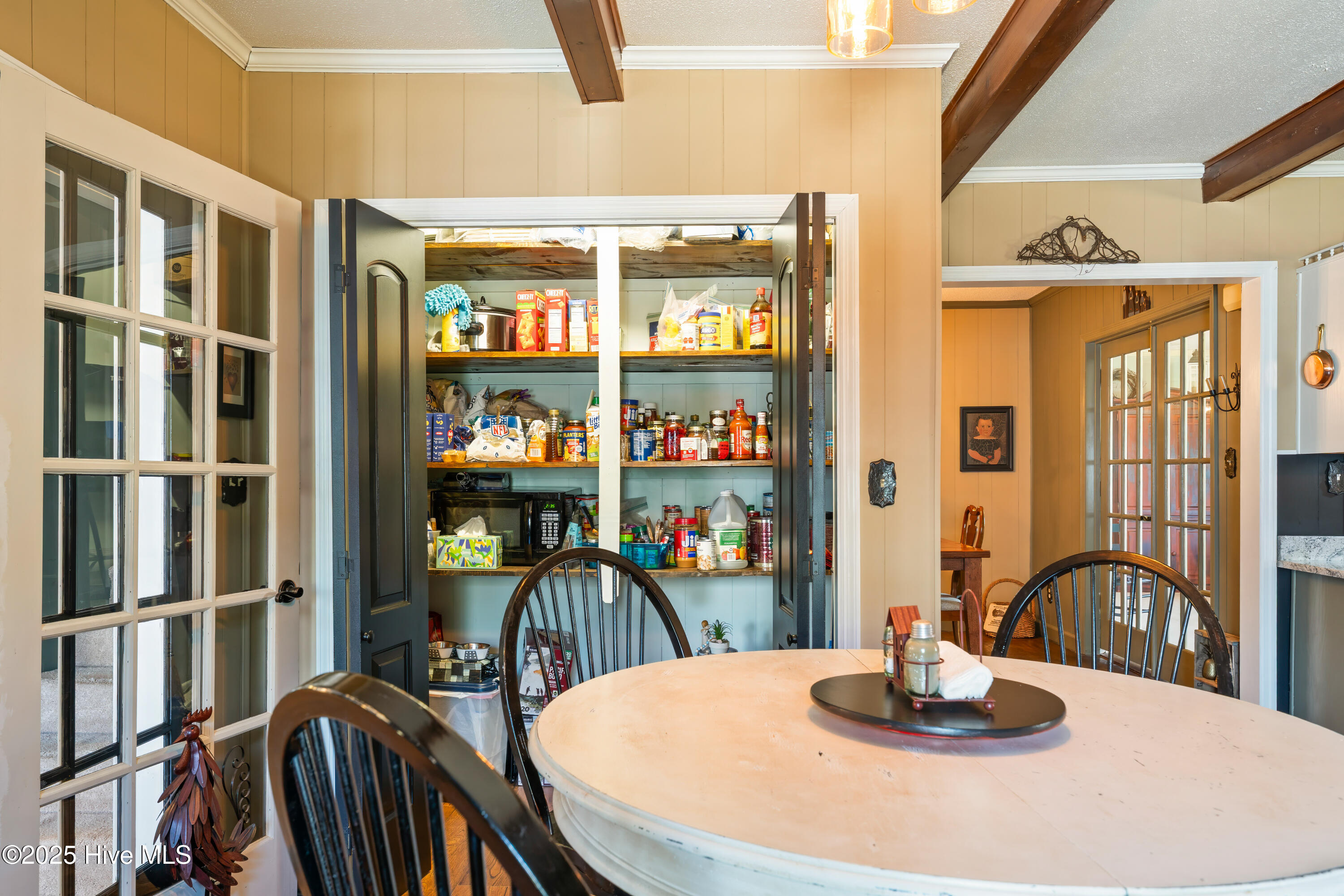 100557788 | Photo 61