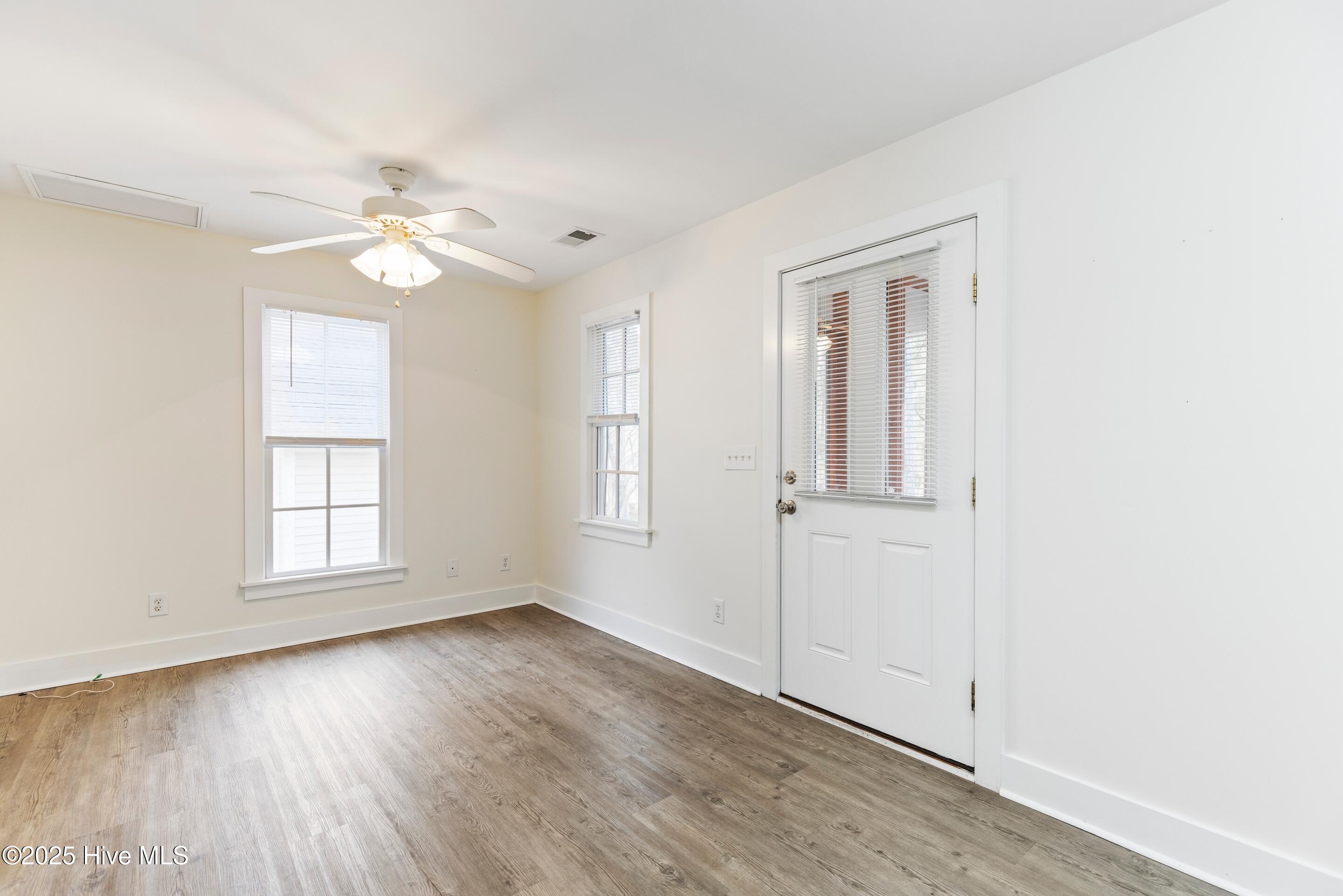 100534739 | Photo 26