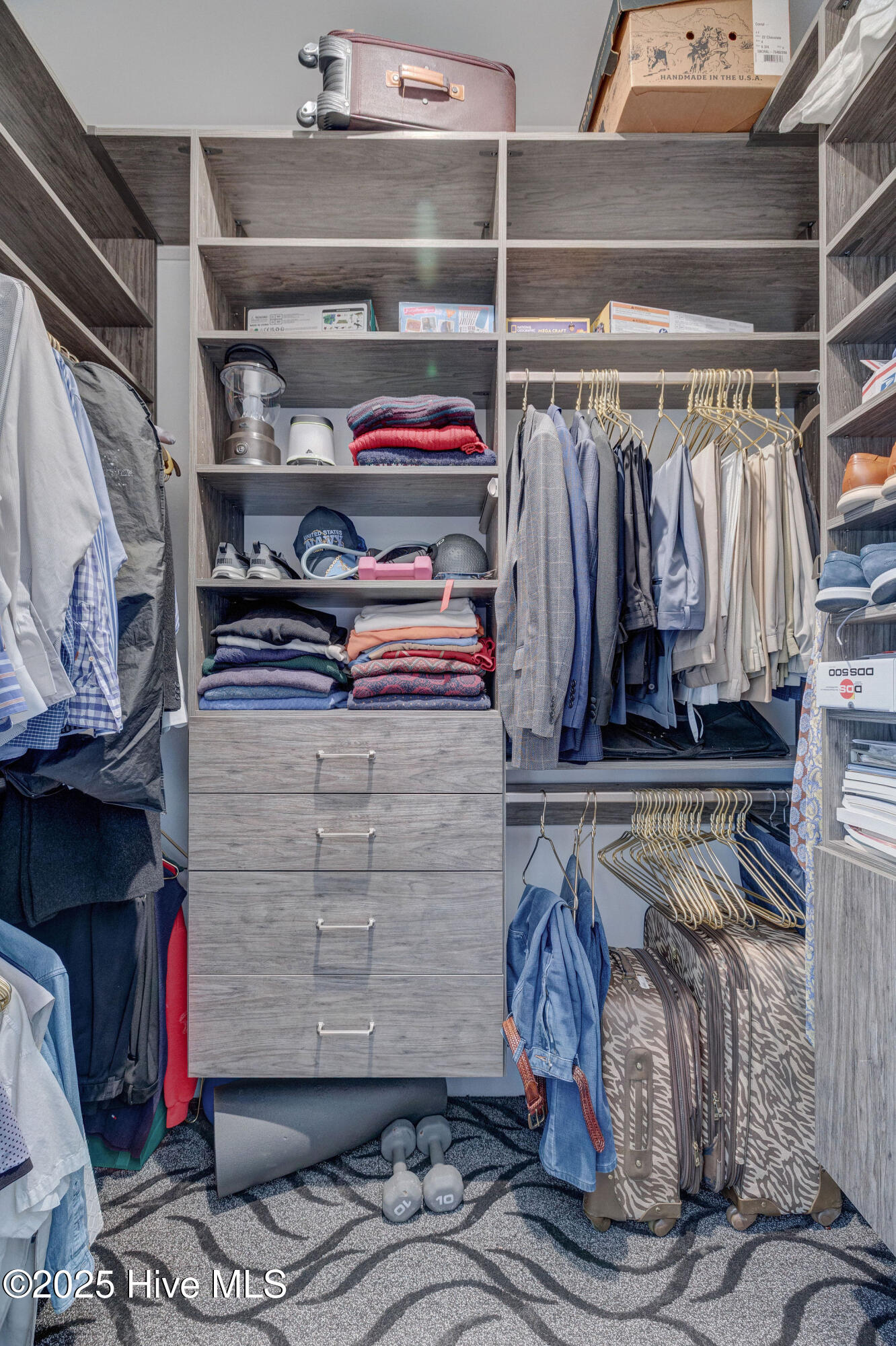 100550746 | Photo 37