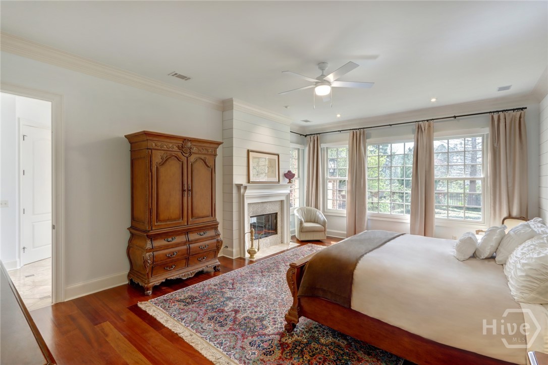 1st Floor Primary Suite