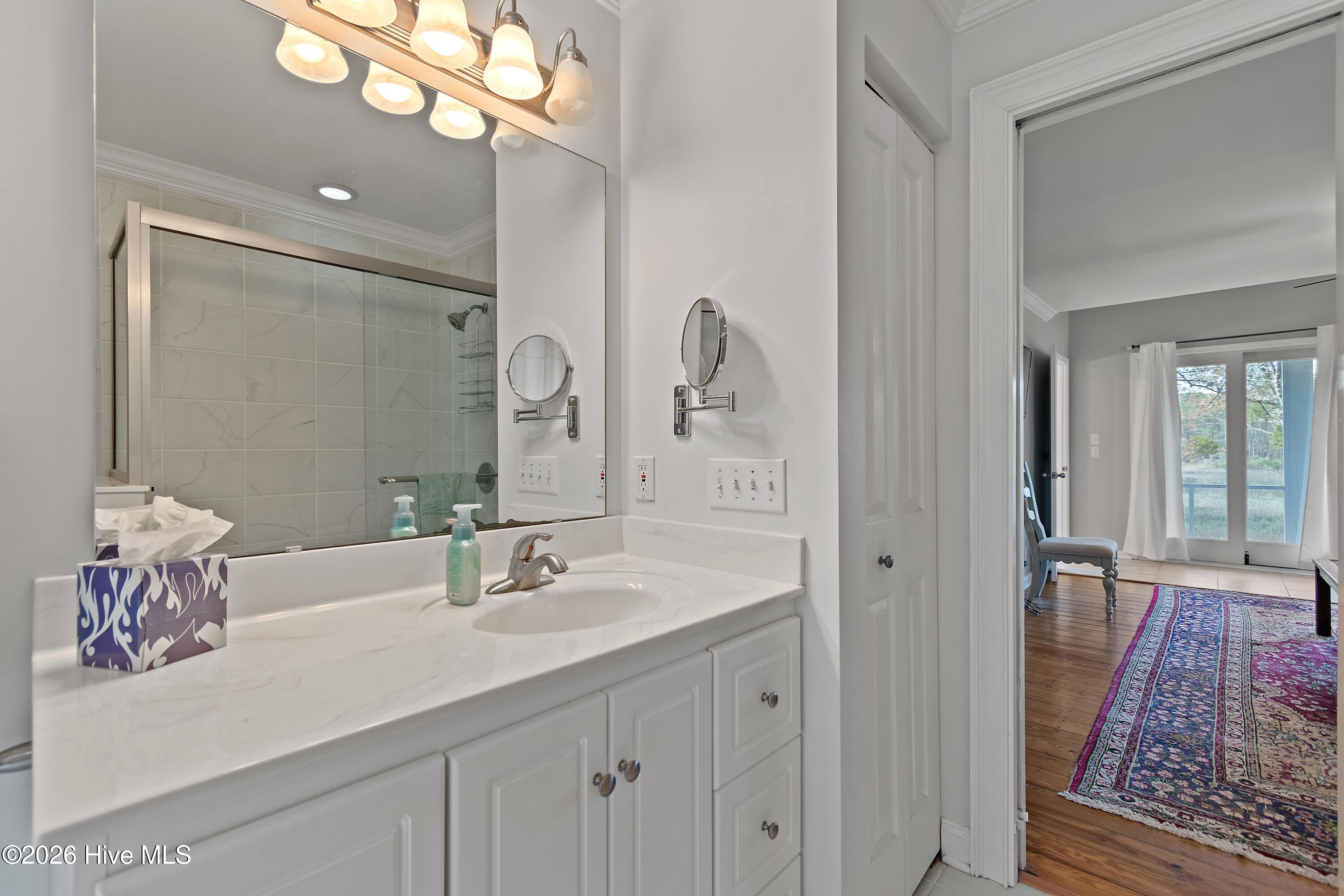 100564026 | Photo 25