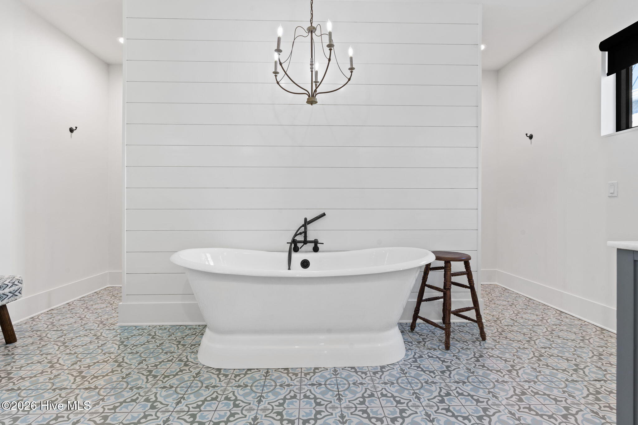 100554419 | Photo 38