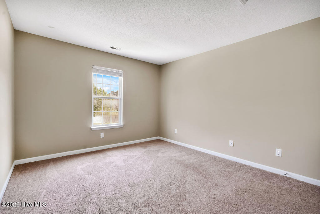 100563606 | Photo 22