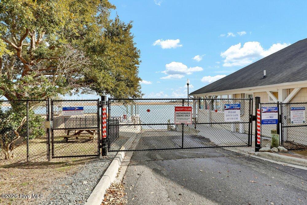 707 N Green Tee Road, Hampstead, NC, 28443