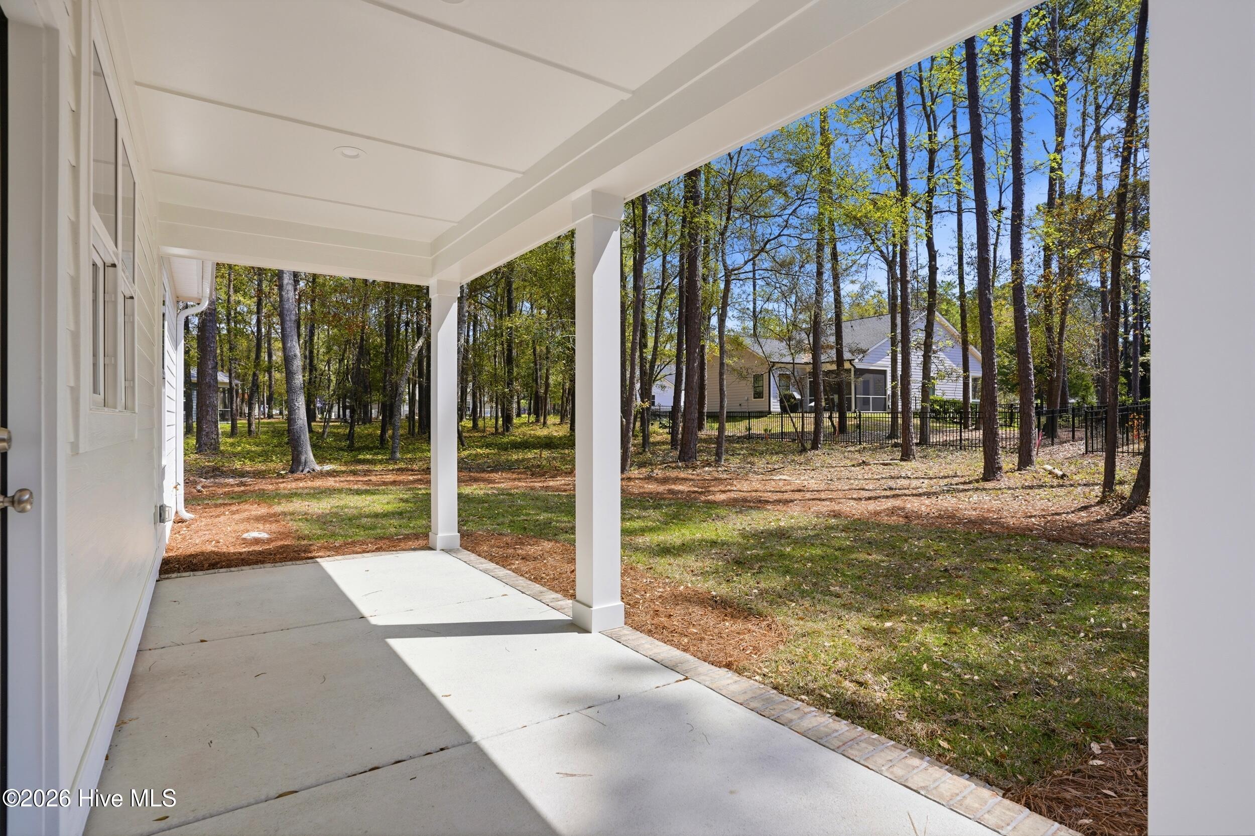 100556928 | Photo 38