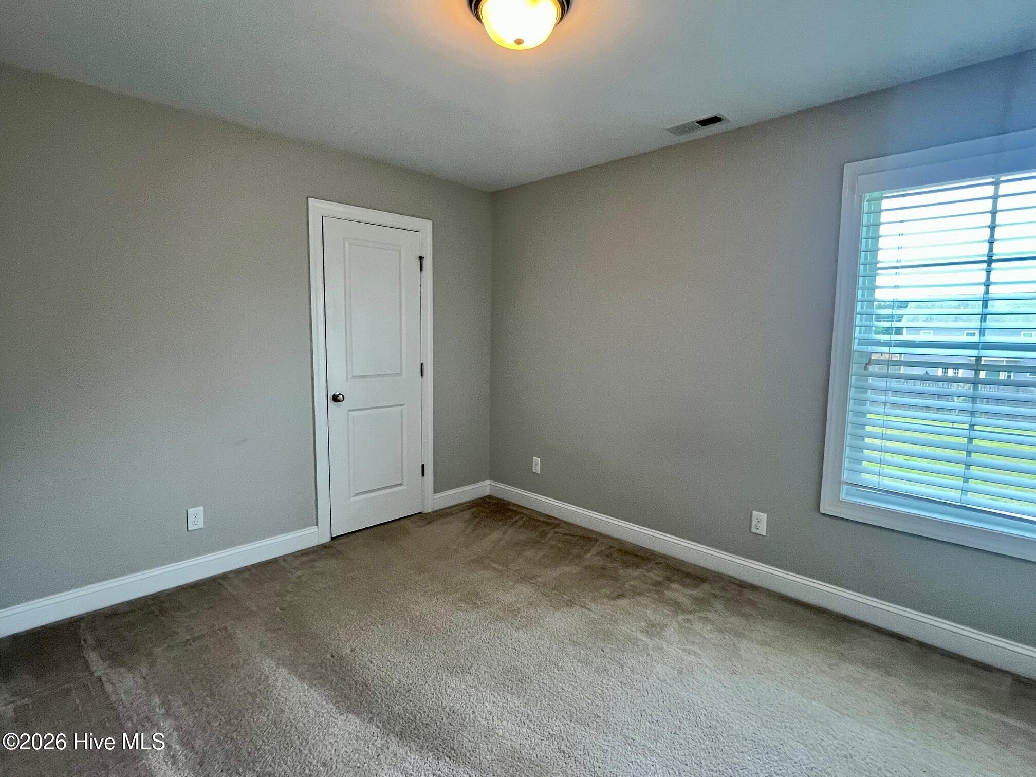 100552710 | Photo 10