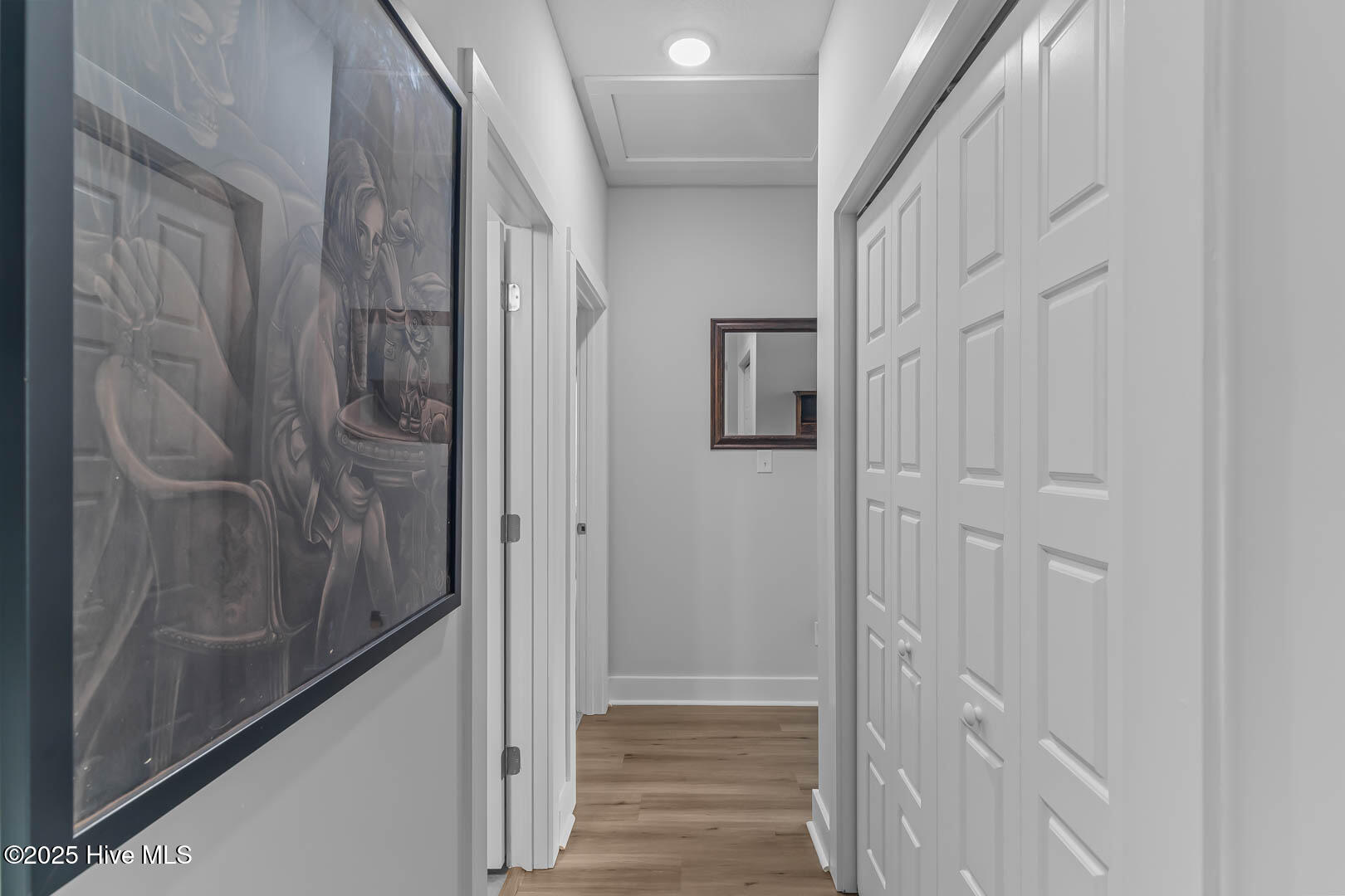 100544097 | Photo 47