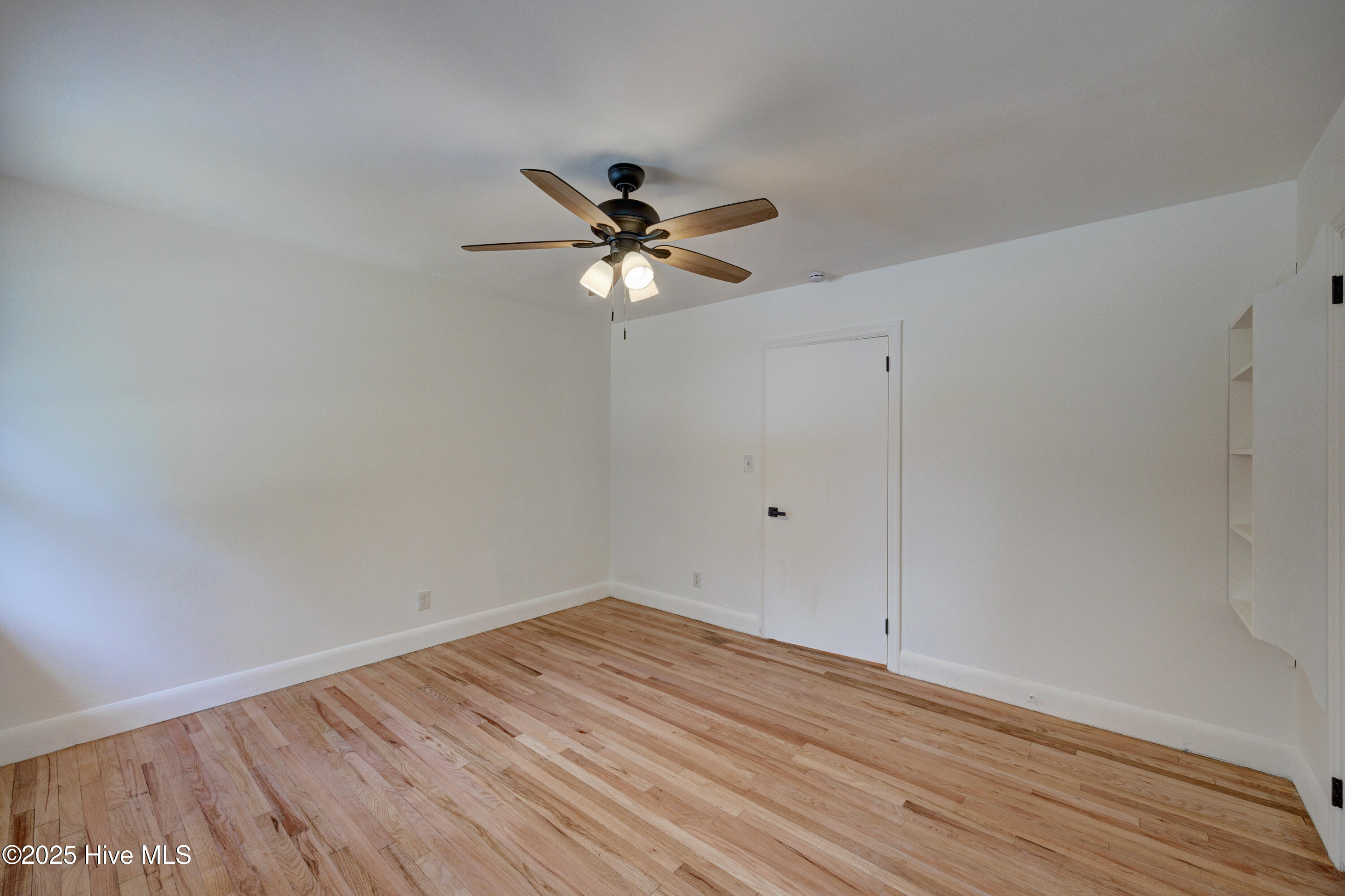 100531788 | Photo 56