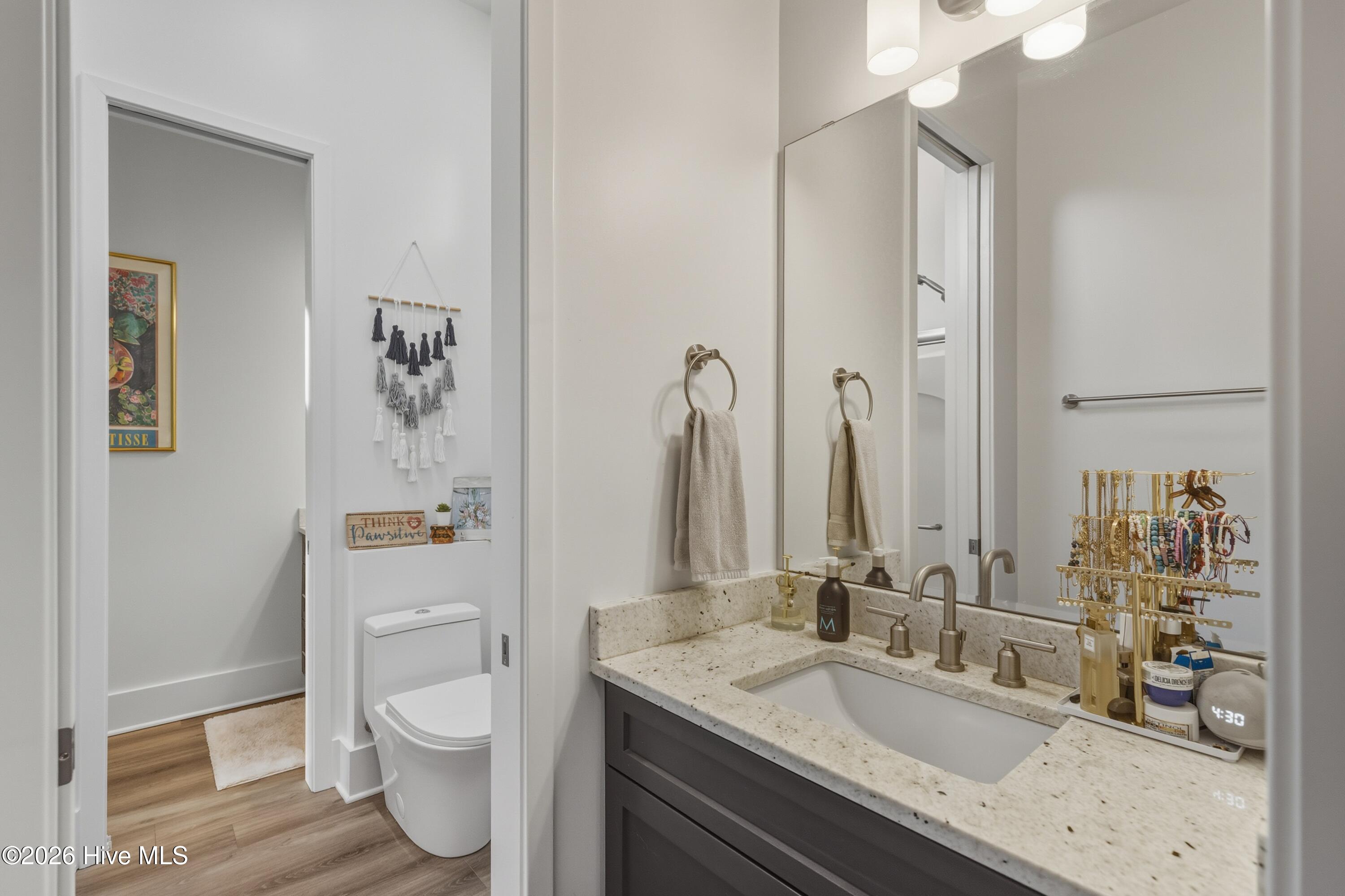 100554260 | Photo 34