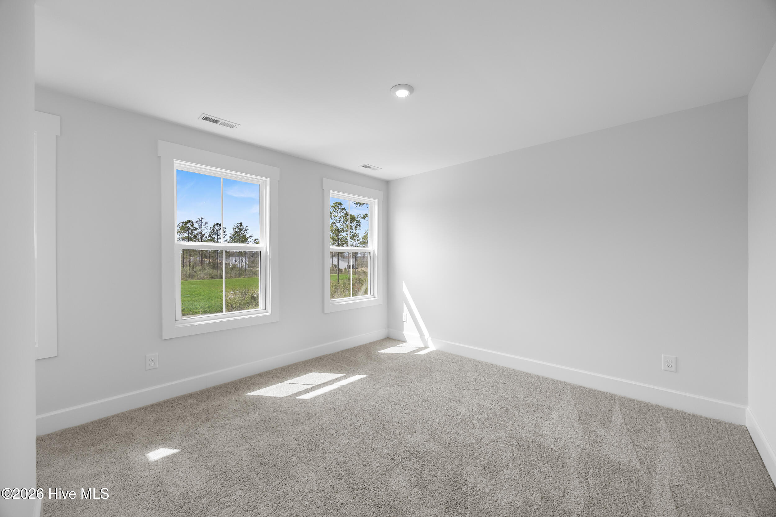 100523134 | Photo 33