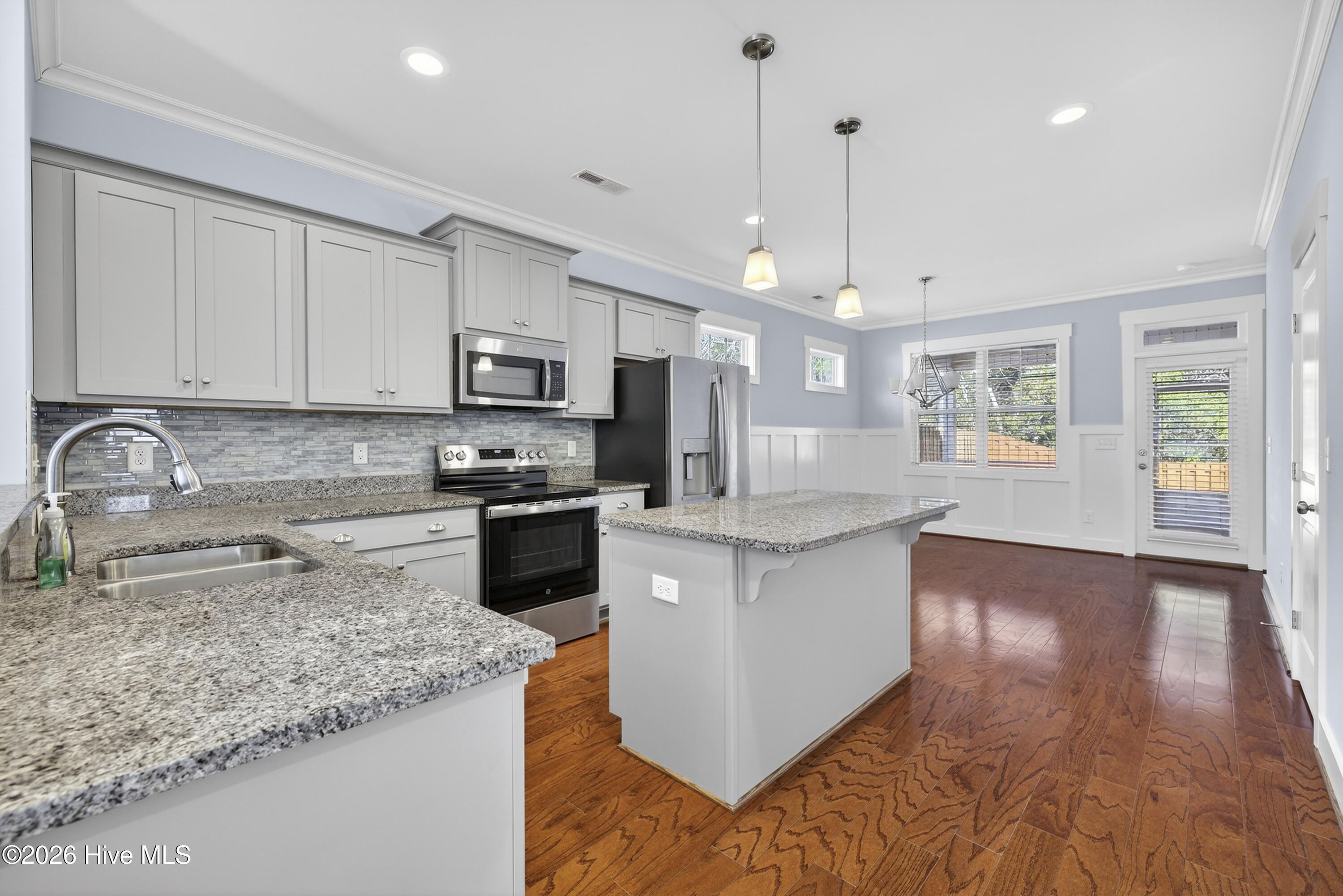 100552916 | Photo 19