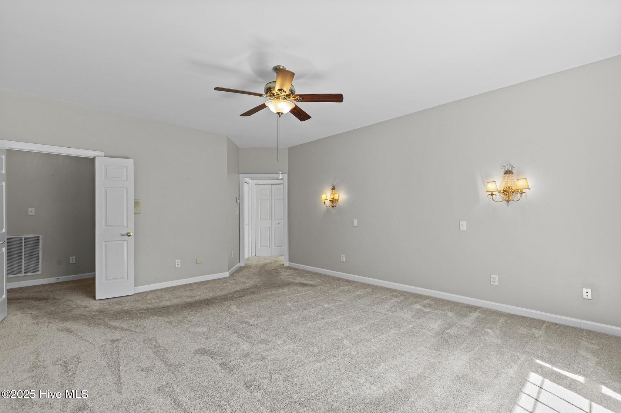 100508292 | Photo 31