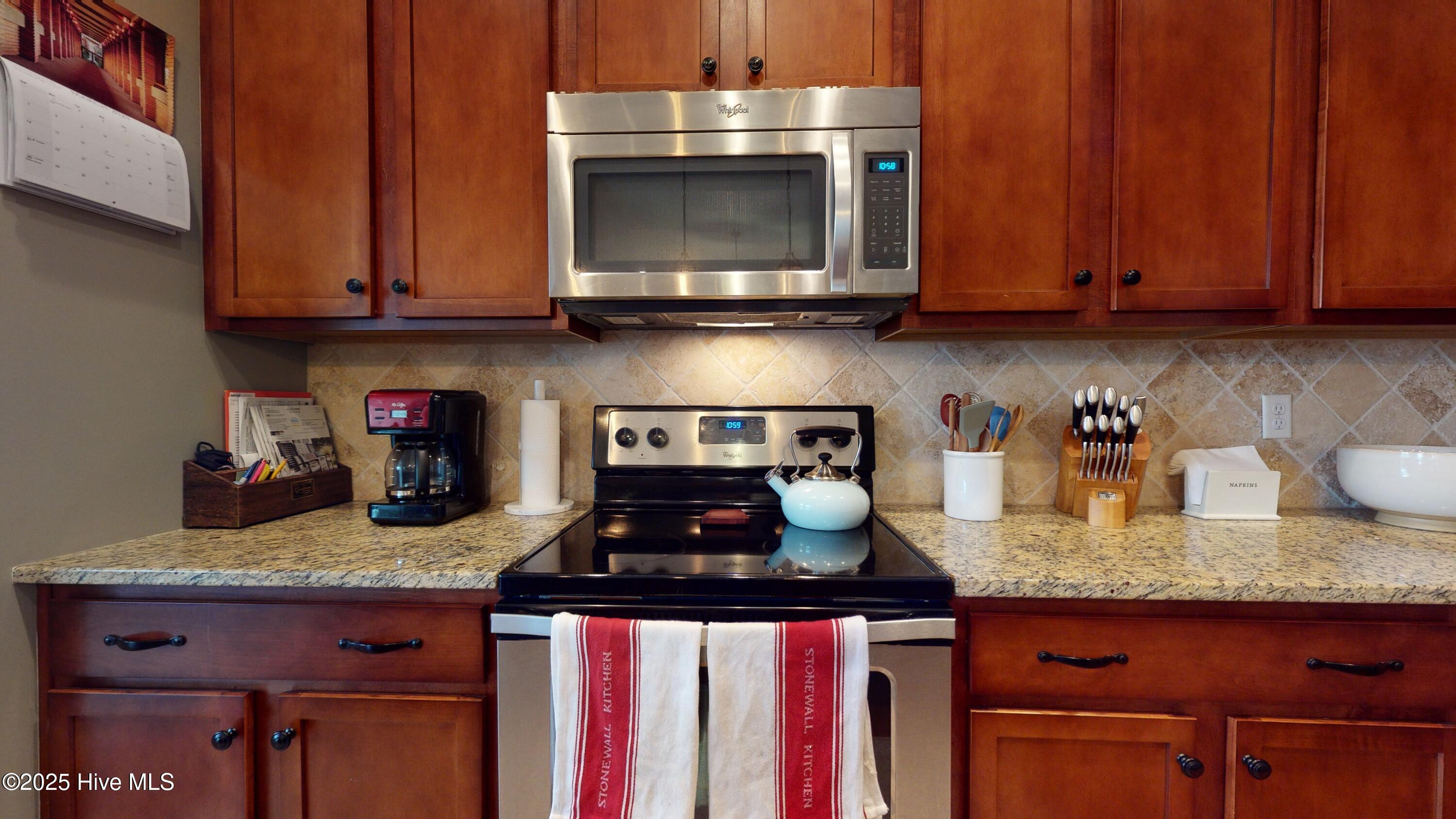 100570166 | Photo 36