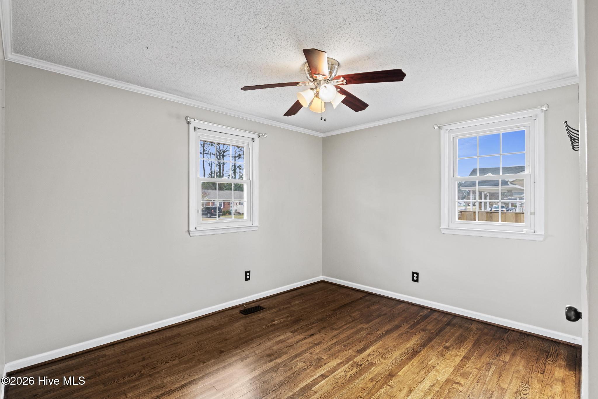 100558586 | Photo 22