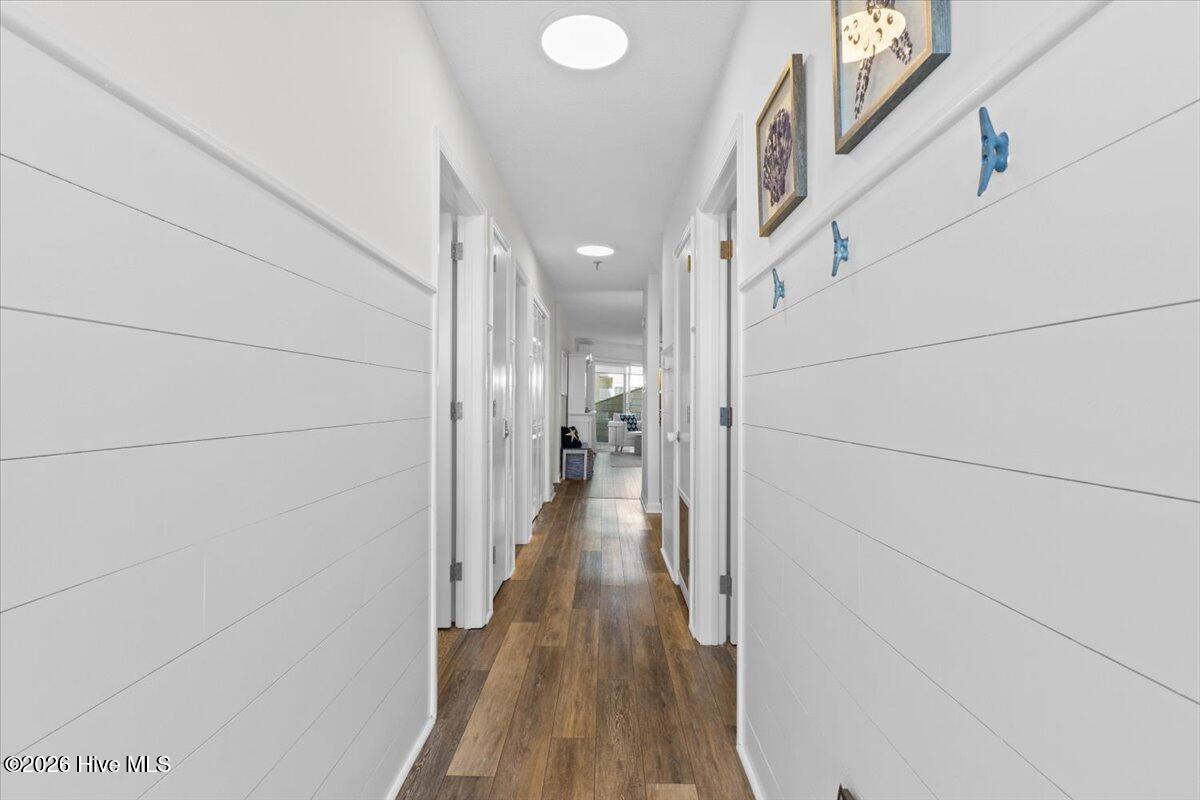 100549270 | Photo 32