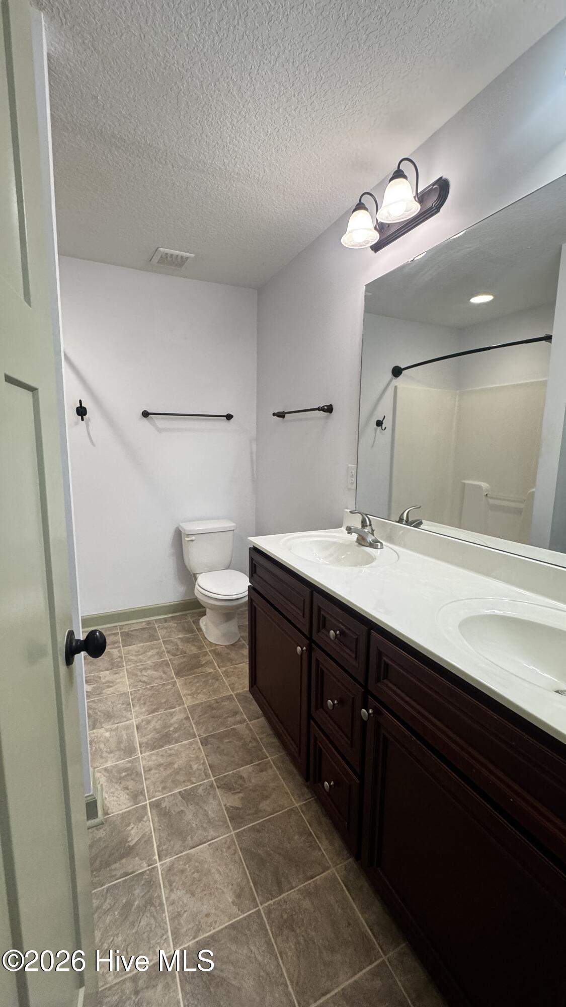 100569883 | Photo 15