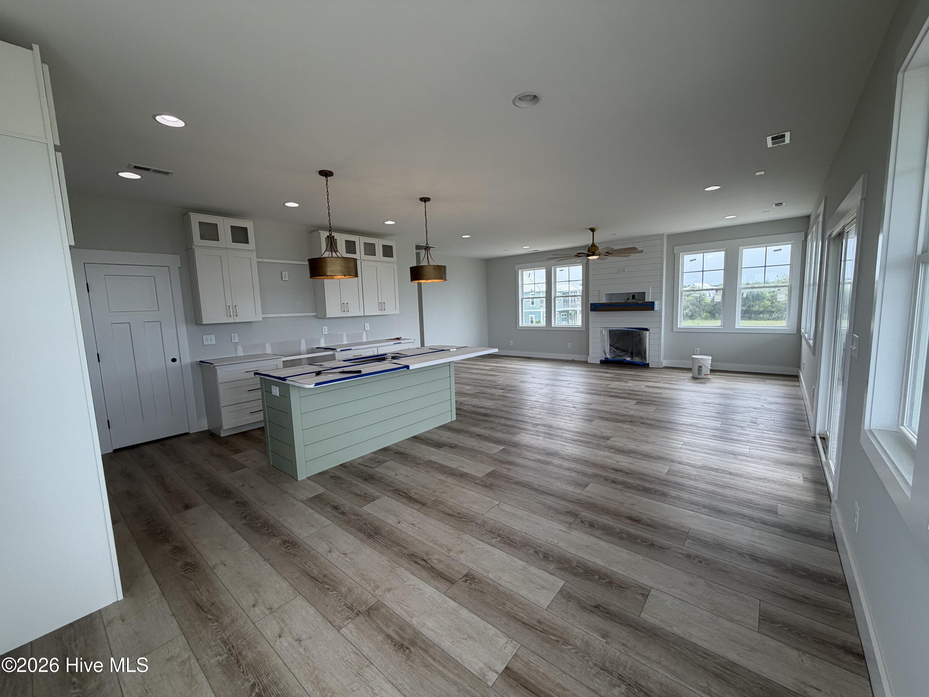 101 Wave Court,Newport