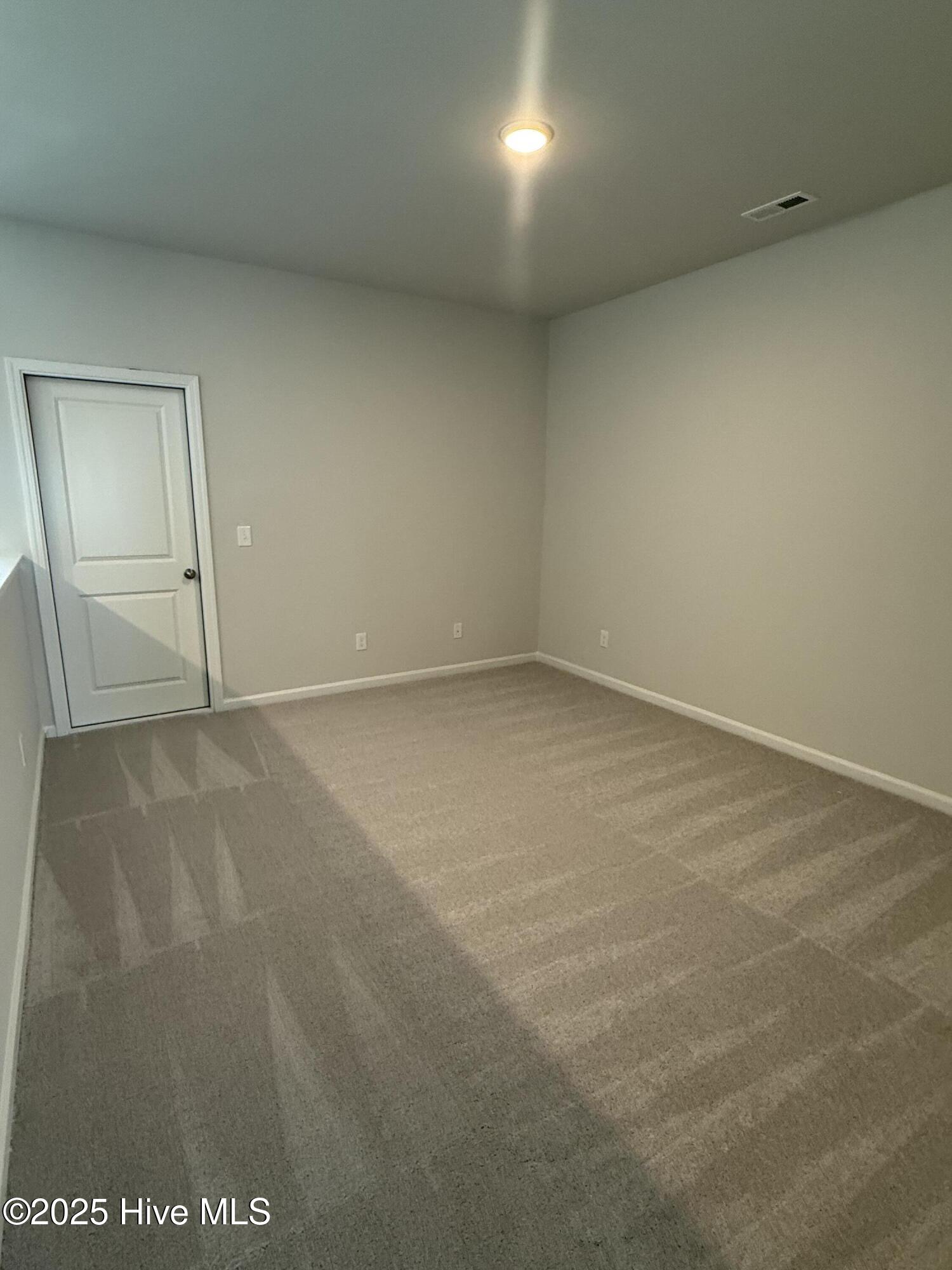 100538146 | Photo 12