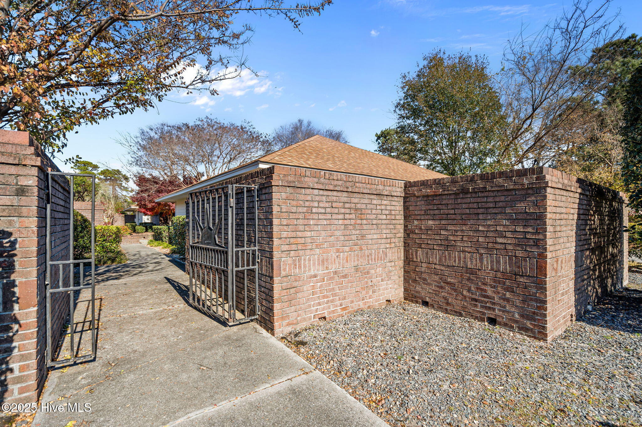 100544988 | Photo 43